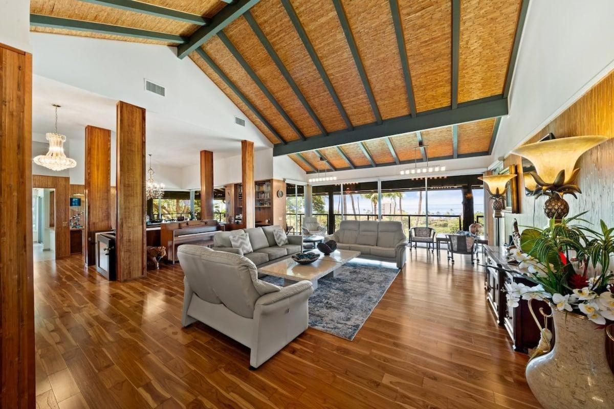 Hale Kalapu · Large Home 180° Ocean Views Walk2Beach Hale Kalapu