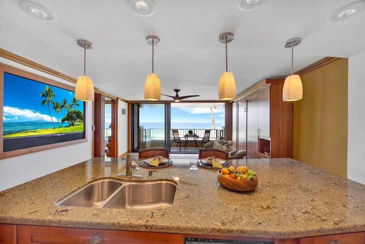 Paki Maui 301 · Direct Oceanfront Views Remodeled 2BD Condo