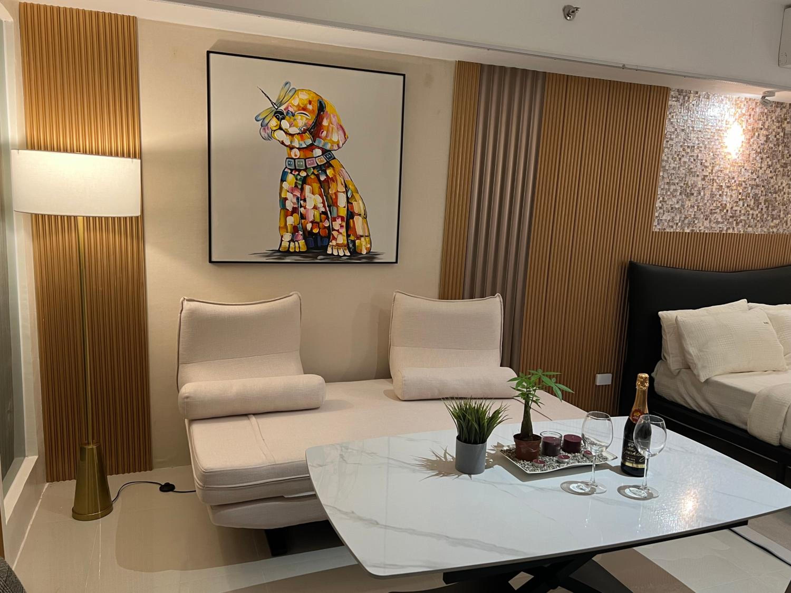 Modern Boutique Spacious Apartment Near Airport OKADA SOLAIRE MOA