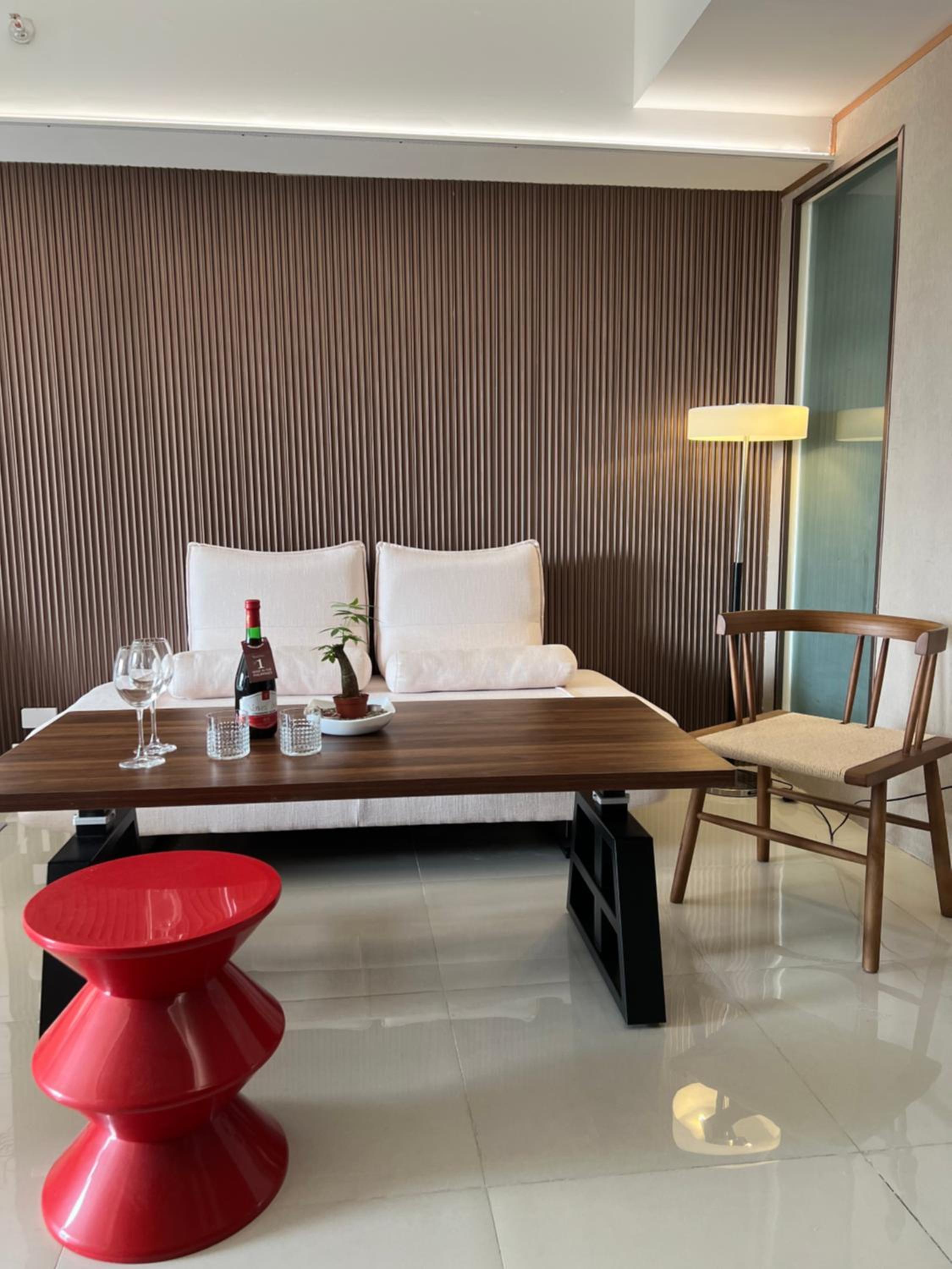 Modern Boutique Spacious Apartment Near Airport OKADA SOLAIRE MOA