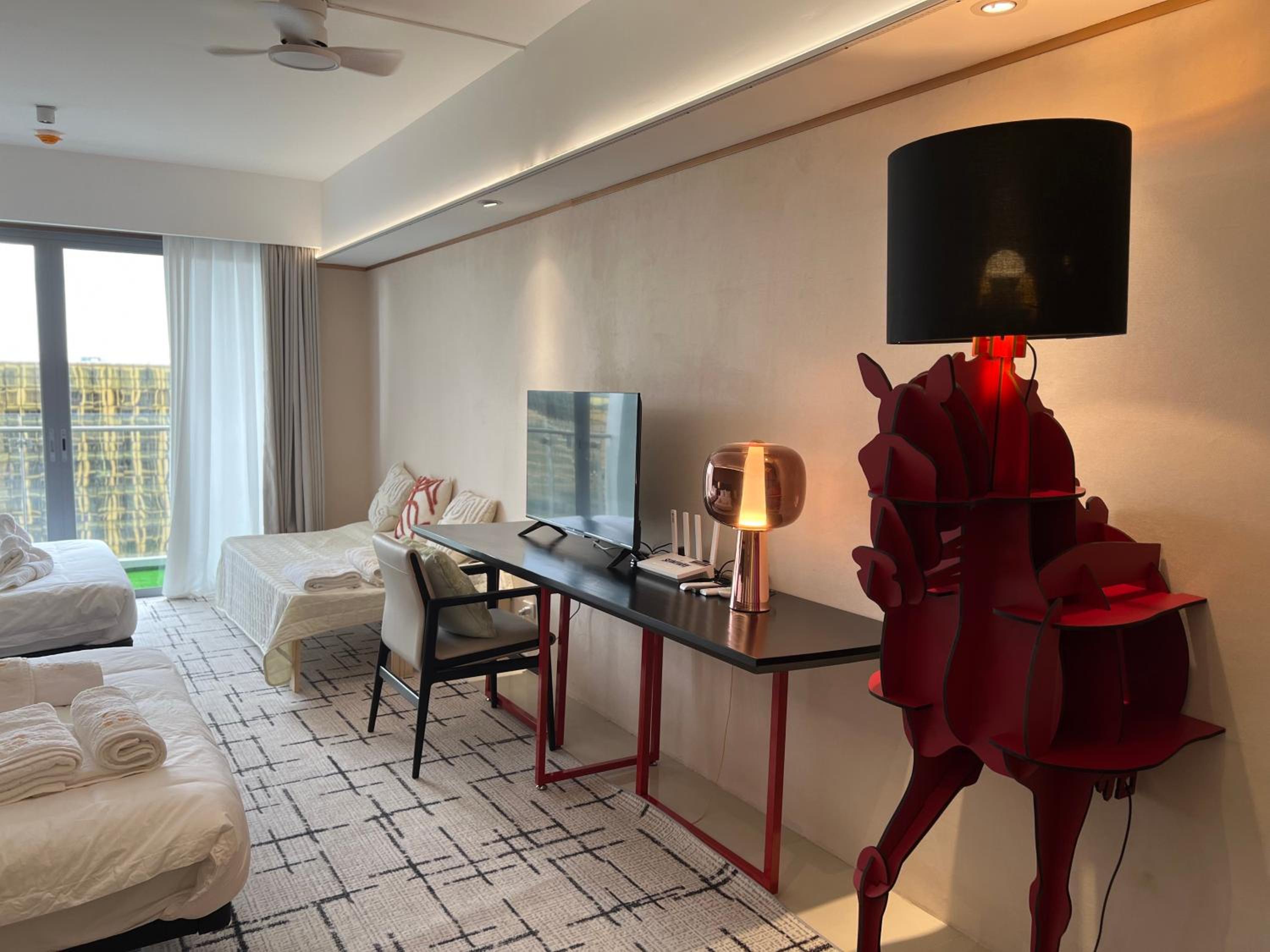 Modern Boutique Spacious Apartment Near Airport OKADA SOLAIRE MOA