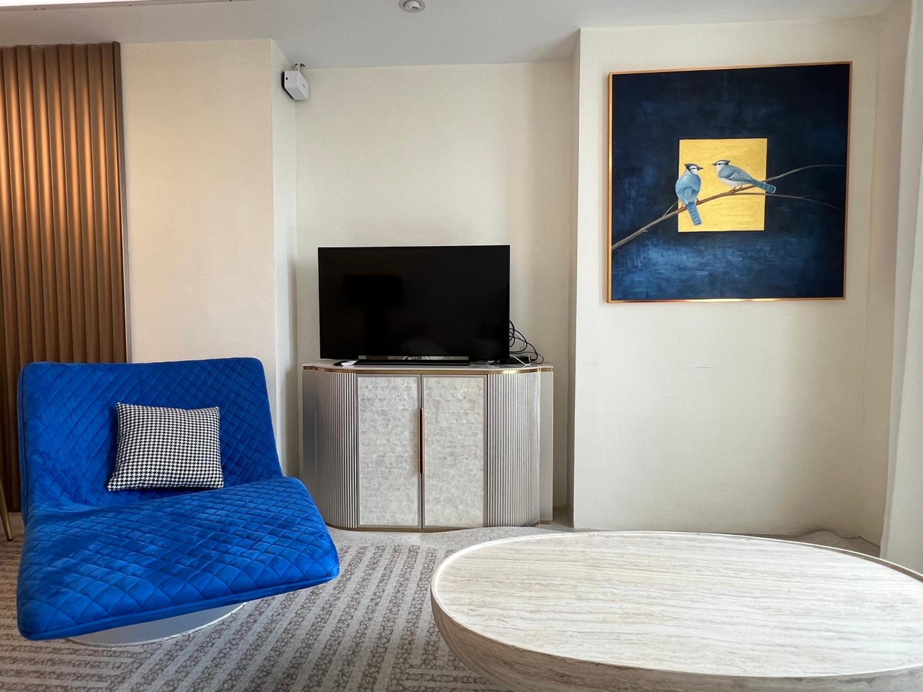 Modern Boutique Spacious Apartment Near Airport OKADA SOLAIRE MOA