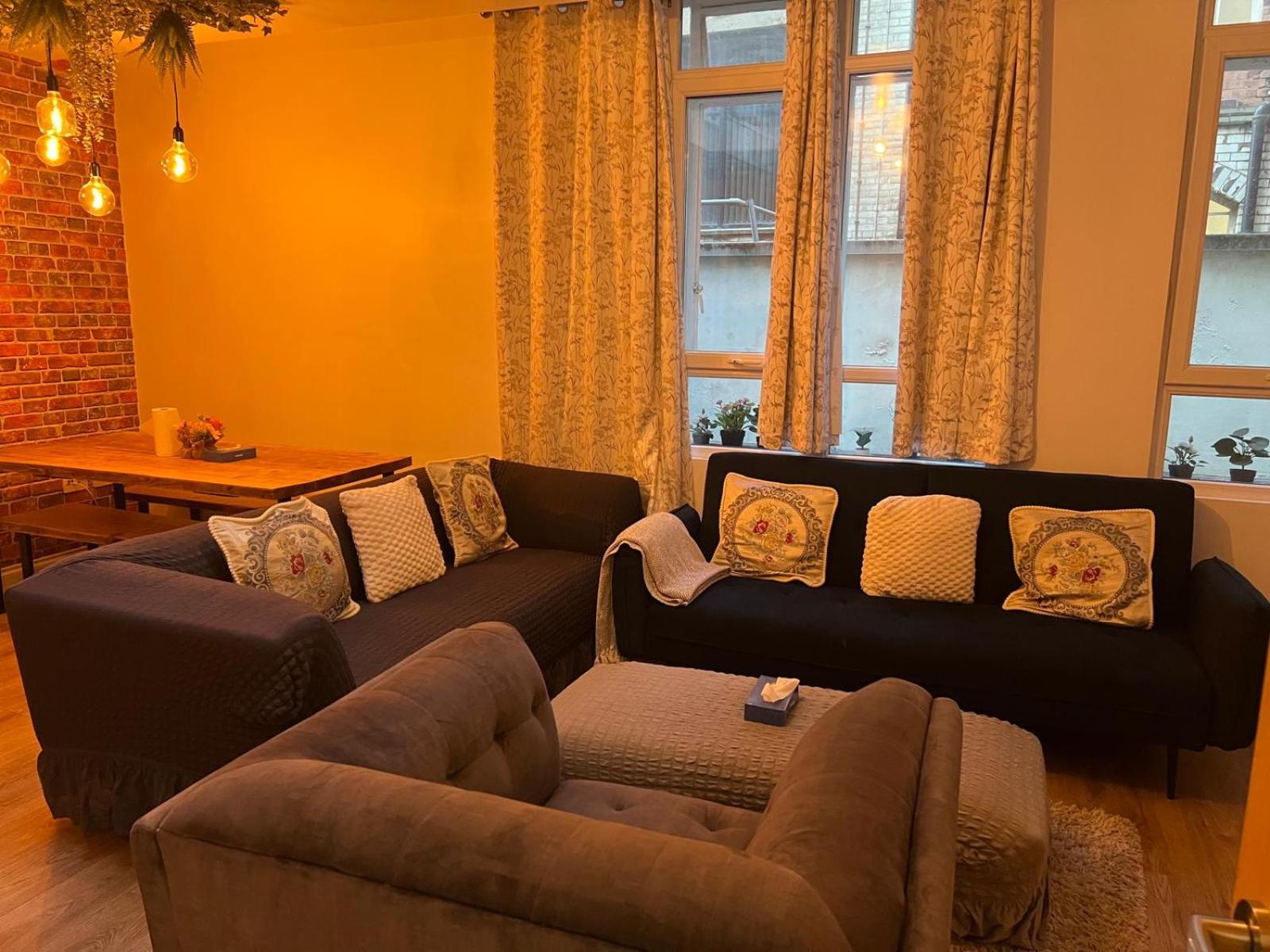 Stylish 2 bed Duplex Apartment - Birmingham