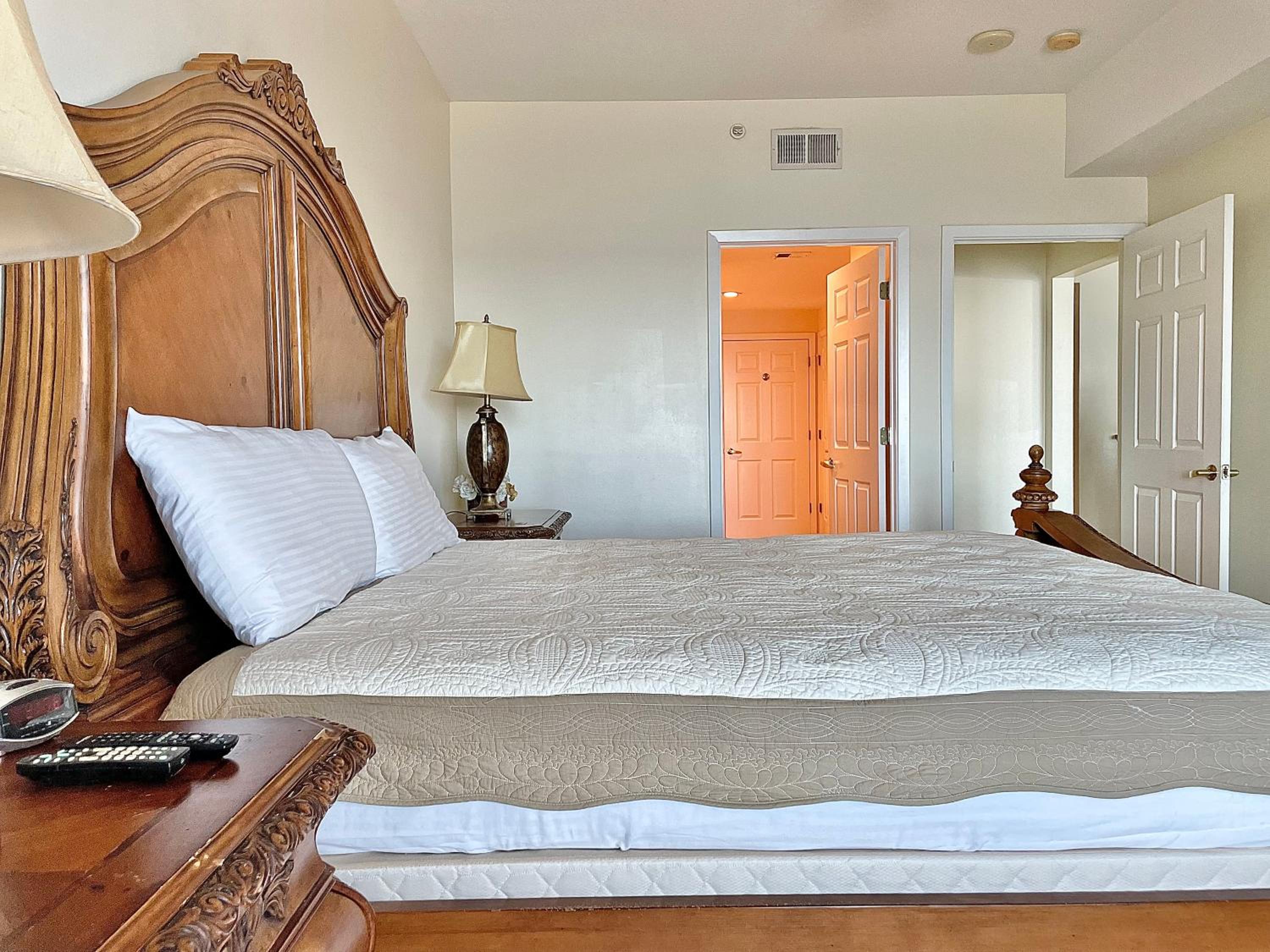 Beachview Condo in Legacy Tower 1-1004 - fully furnished 3 bedroom 2 bathroom