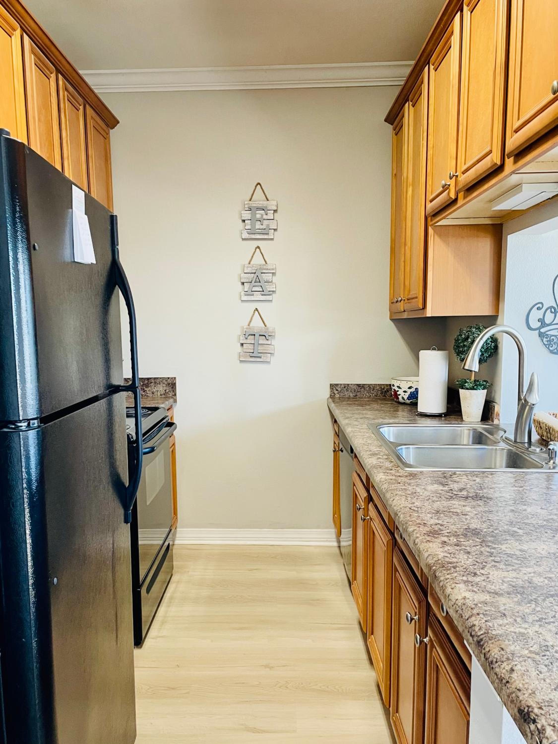 148 Beau Clair - Beachside Townhome with Pool in Long Beach