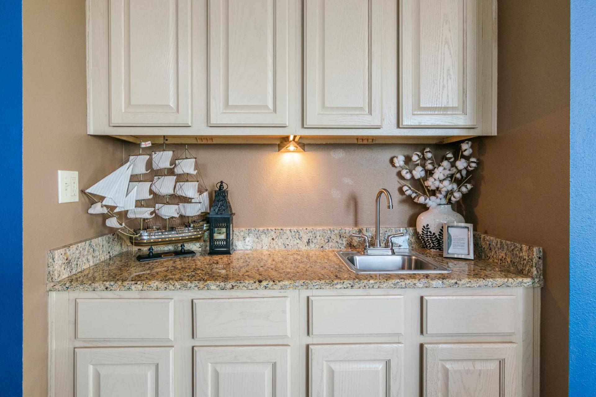 Spacious Beachview End Unit in Legacy Tower 2 -809 - 3 bedroom 3 bath condo