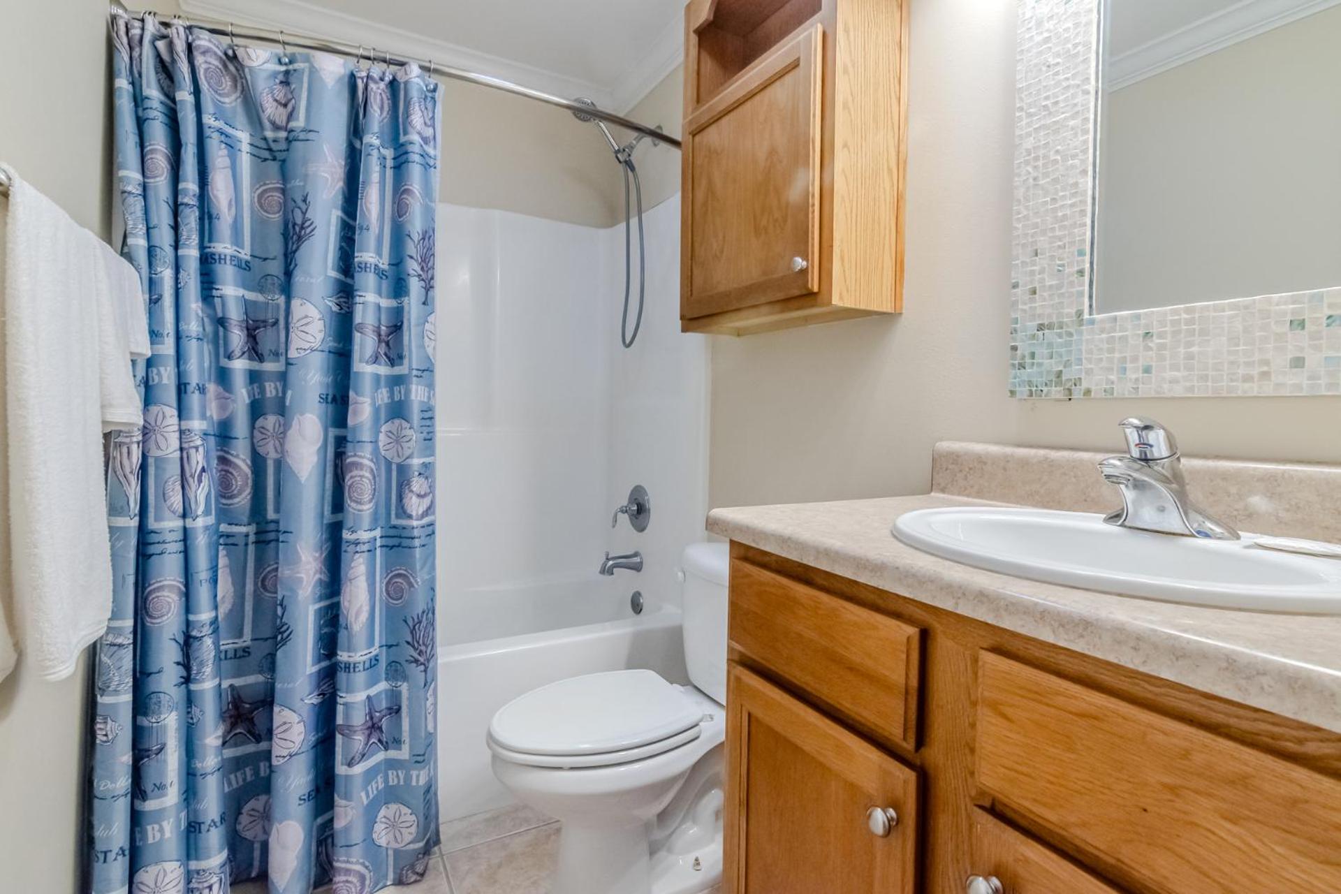 120 Beau Clair - Beachview Townhome with Balcony and Deck in Long Beach