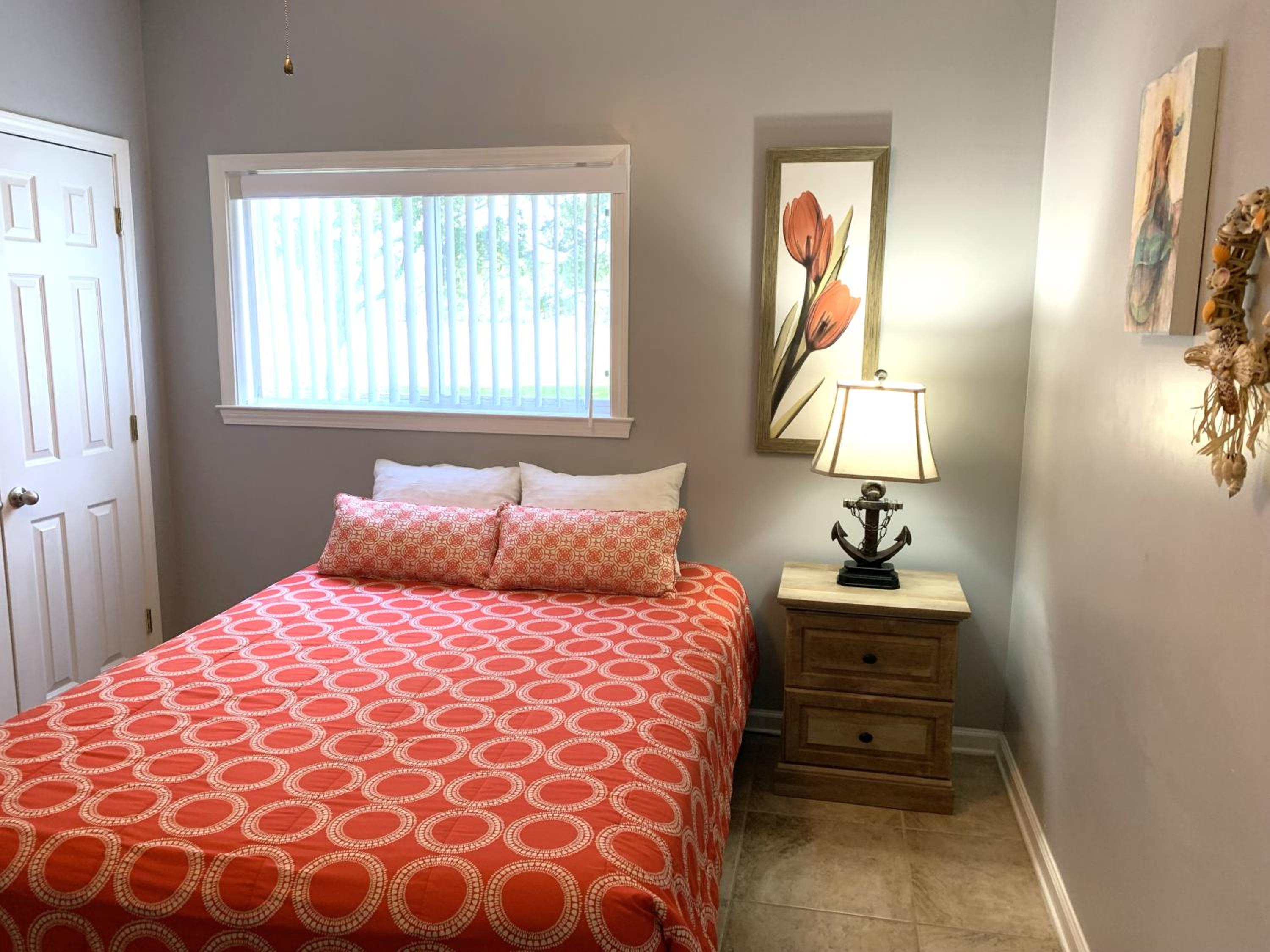 146 Beau Clair - Beachside Townhome with Pool in Long Beach