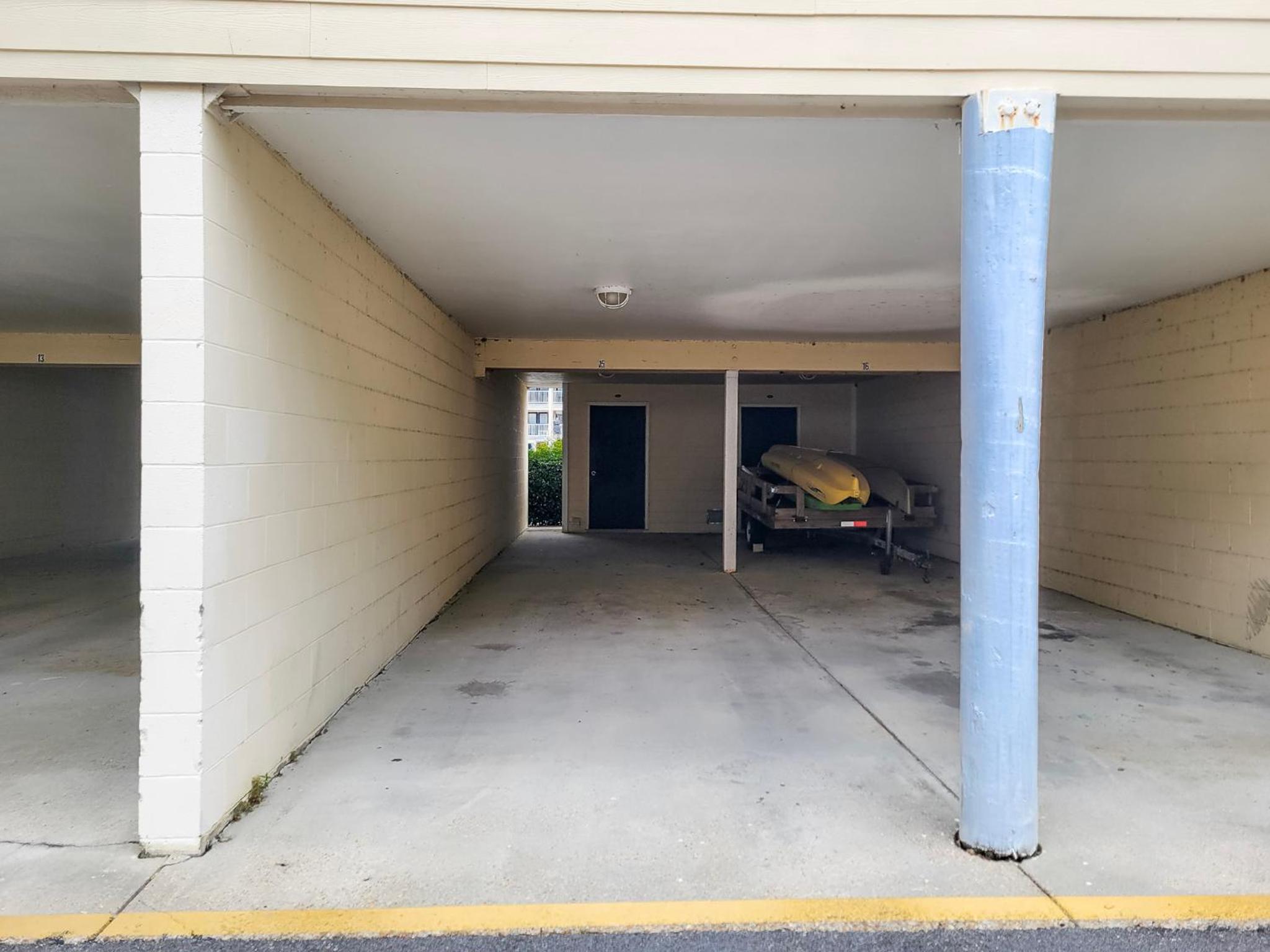 Cozy 2 bedroom, 2 bathroom condo located at Harbor Landing!