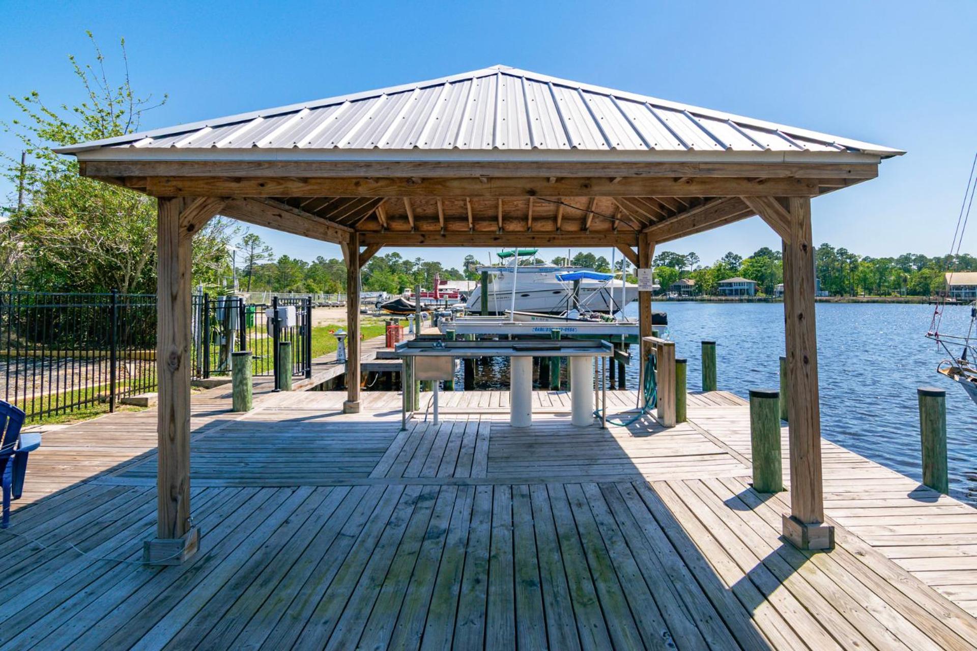 Cozy 2 bedroom, 2 bathroom condo located at Harbor Landing!