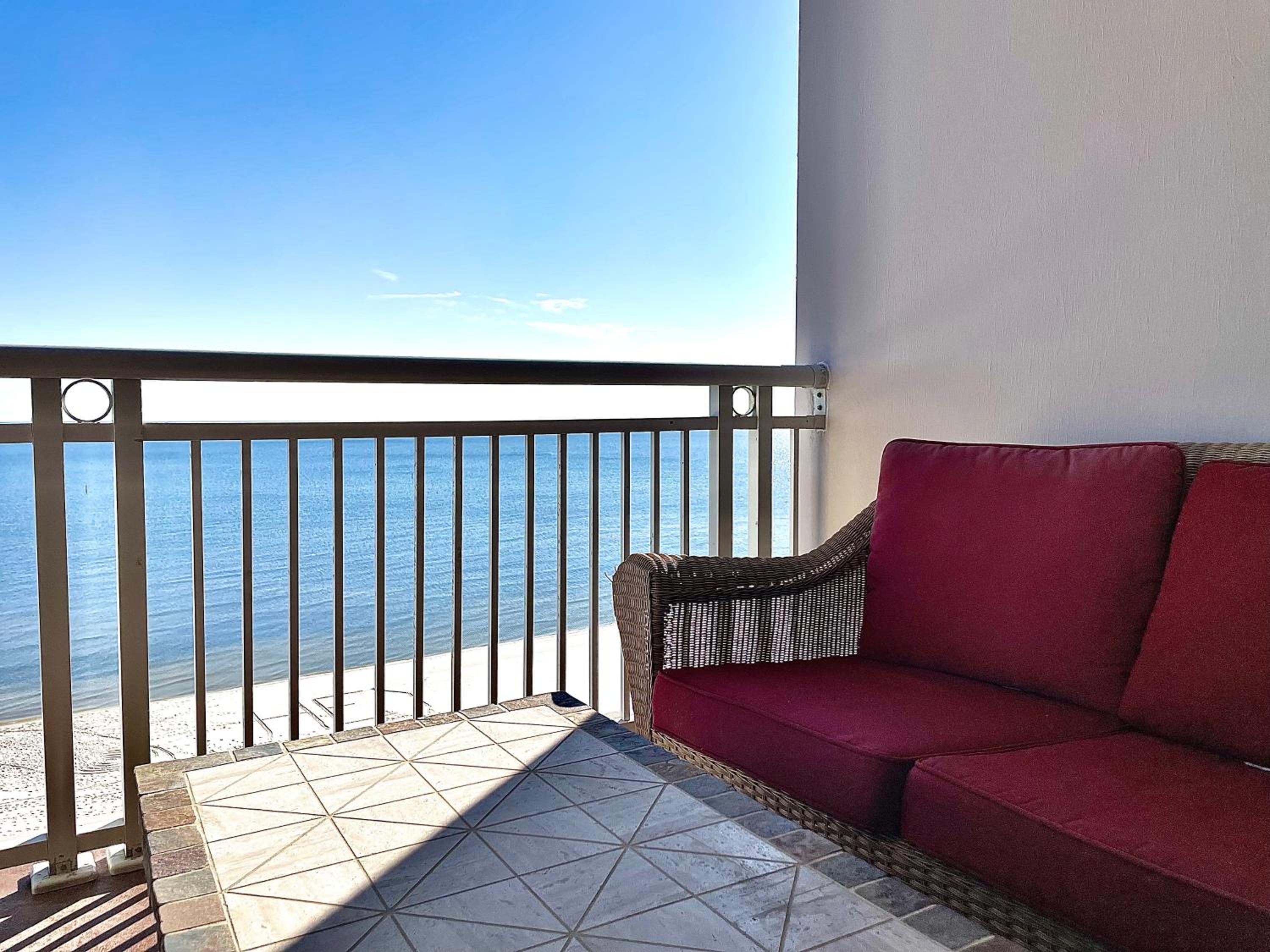 Beachview Condo in Legacy Tower 1-1004 - fully furnished 3 bedroom 2 bathroom