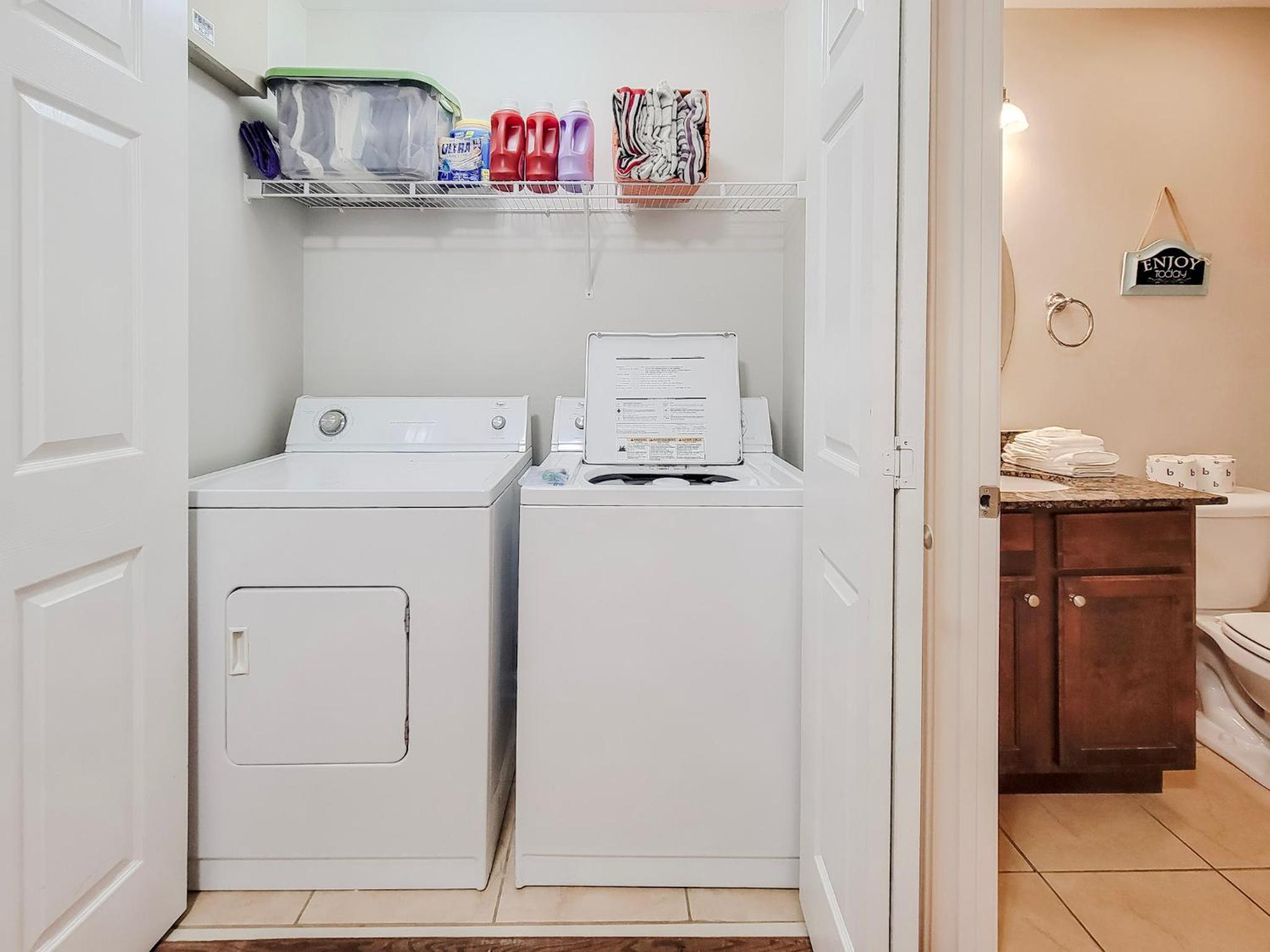 Cozy 2 bedroom, 2 bathroom condo located at Harbor Landing!