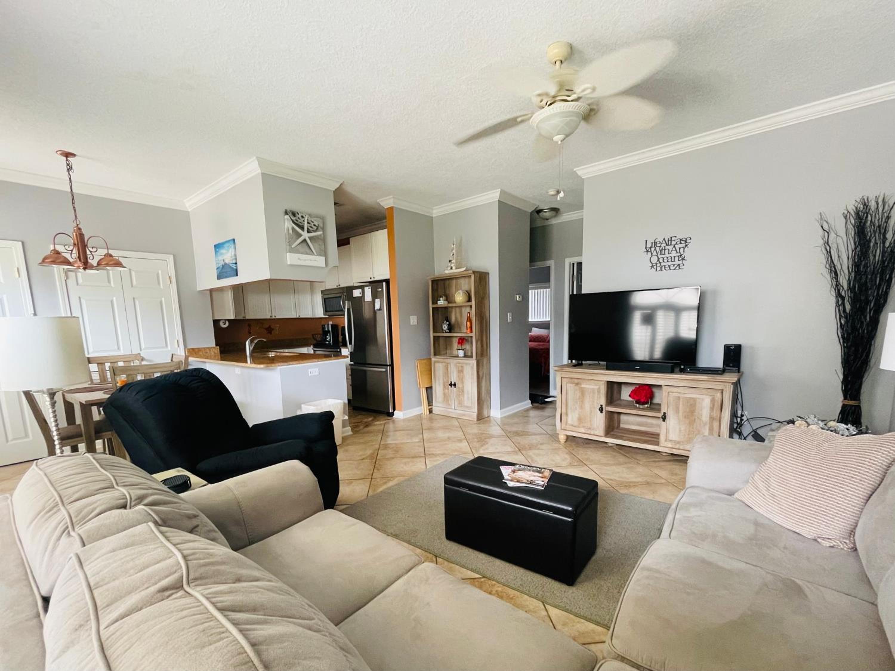 146 Beau Clair - Beachside Townhome with Pool in Long Beach