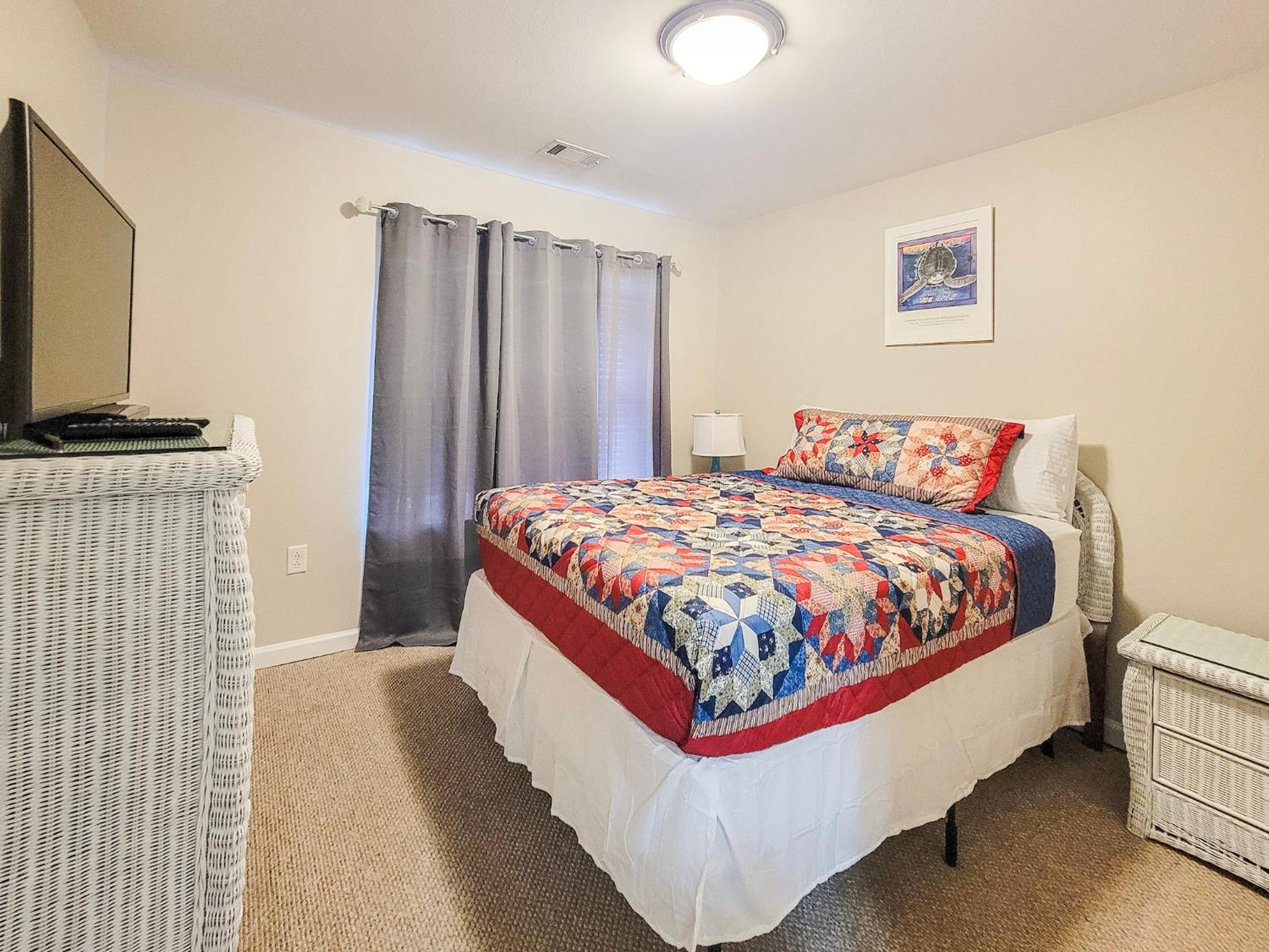 Cozy 2 bedroom, 2 bathroom condo located at Harbor Landing!