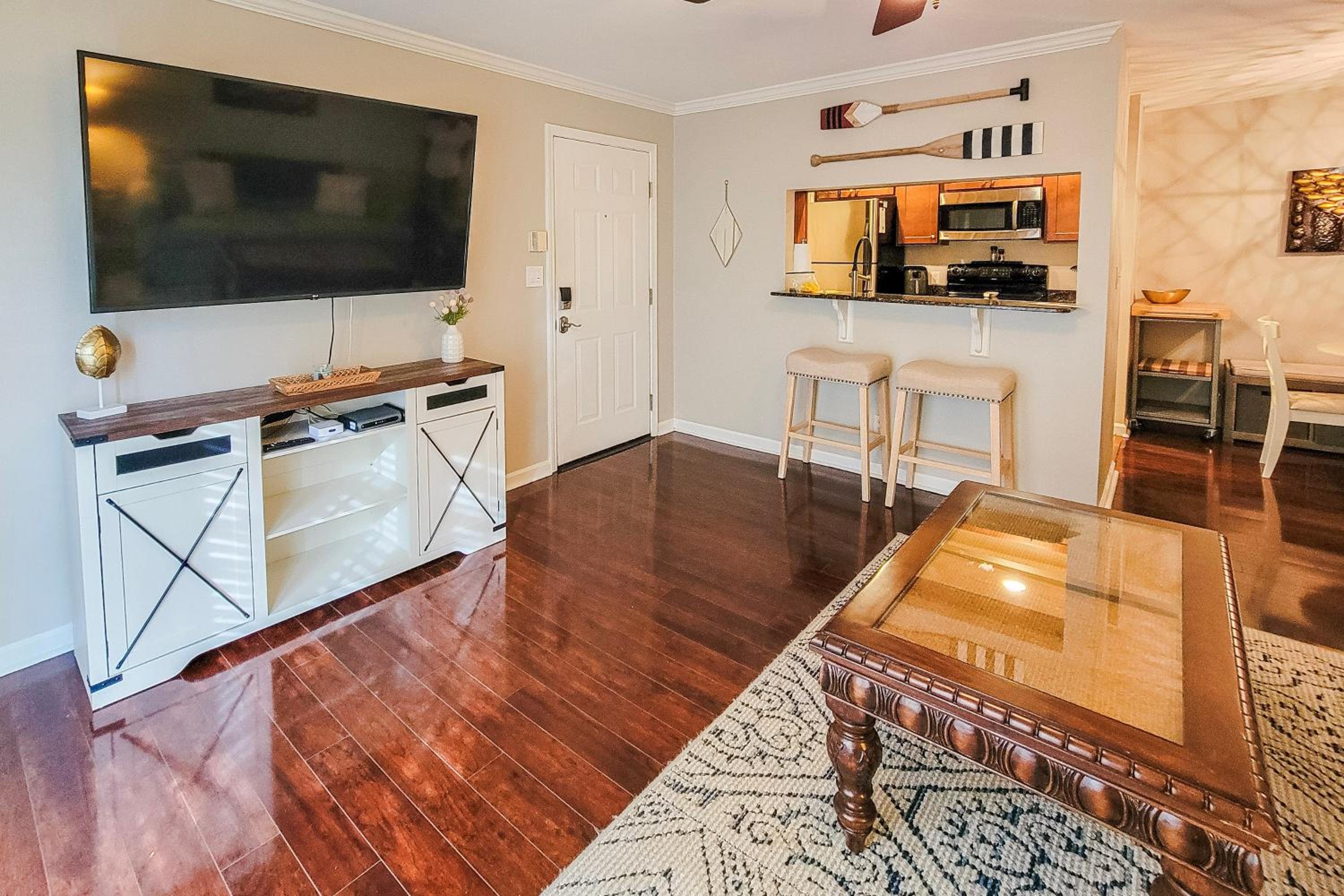 Waterfront condo at Harbor Landing G02 - Relax in BEAUTIFUL Ocean Springs
