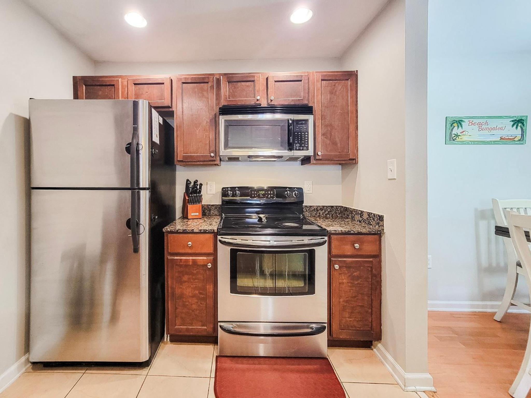 Cozy 2 bedroom, 2 bathroom condo located at Harbor Landing!