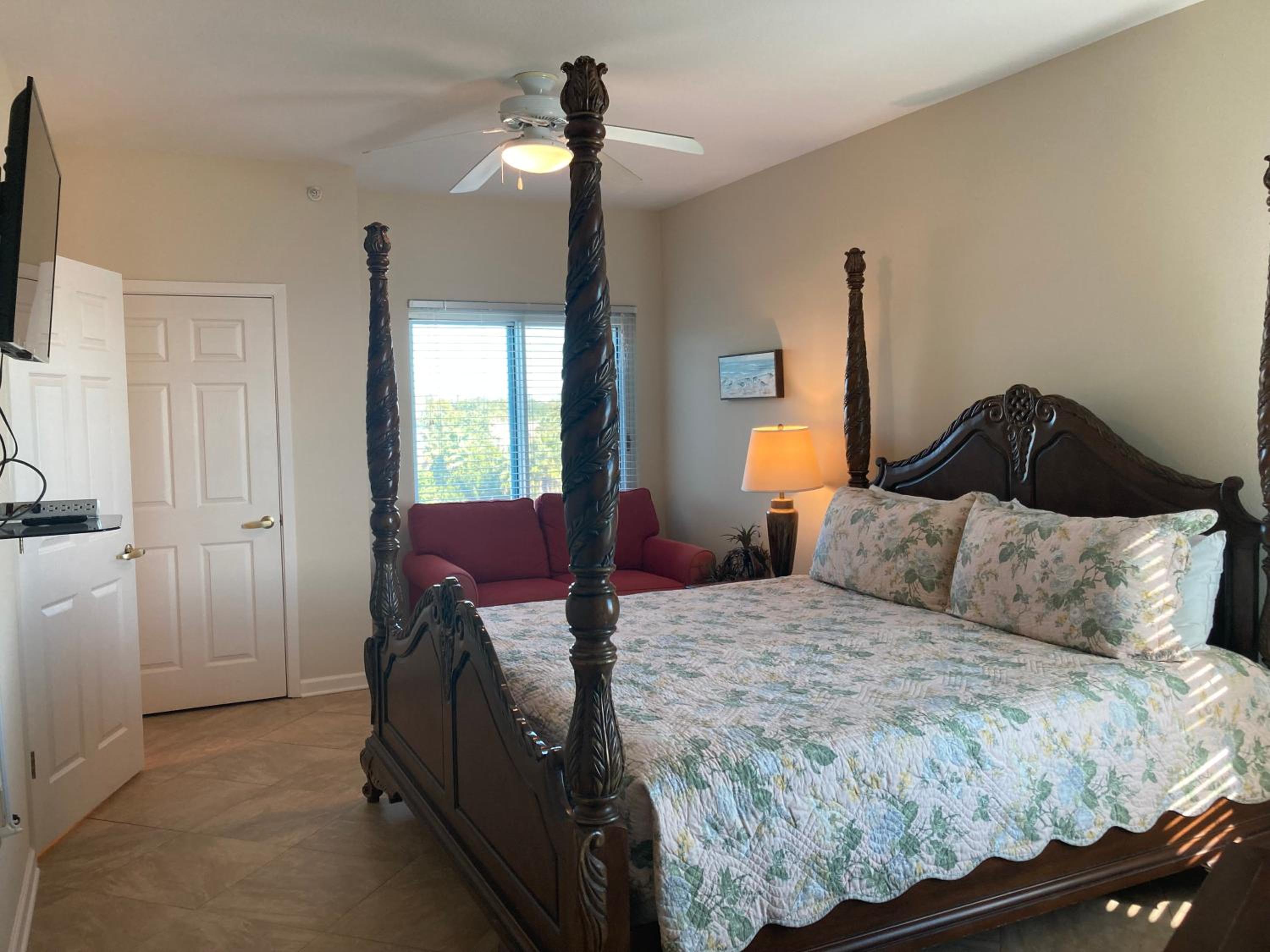 Spacious Beachview End Unit in Legacy Tower 1-501 - 3 bedroom 3 bath condo
