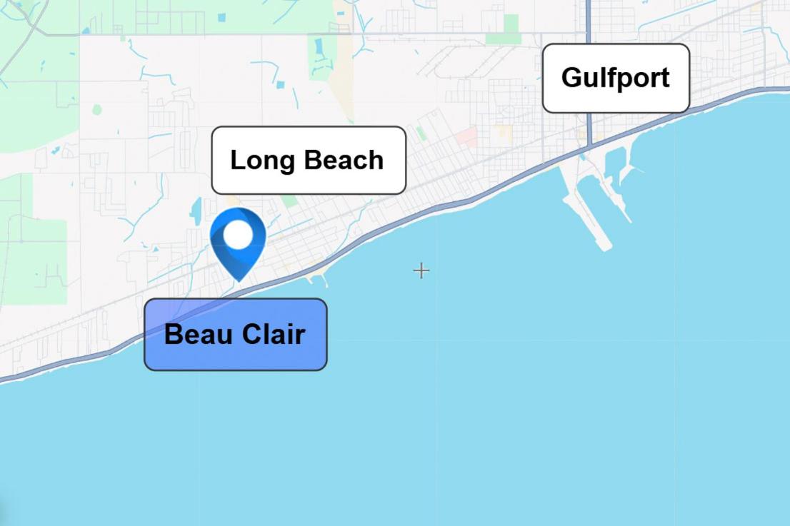 120 Beau Clair - Beachview Townhome with Balcony and Deck in Long Beach