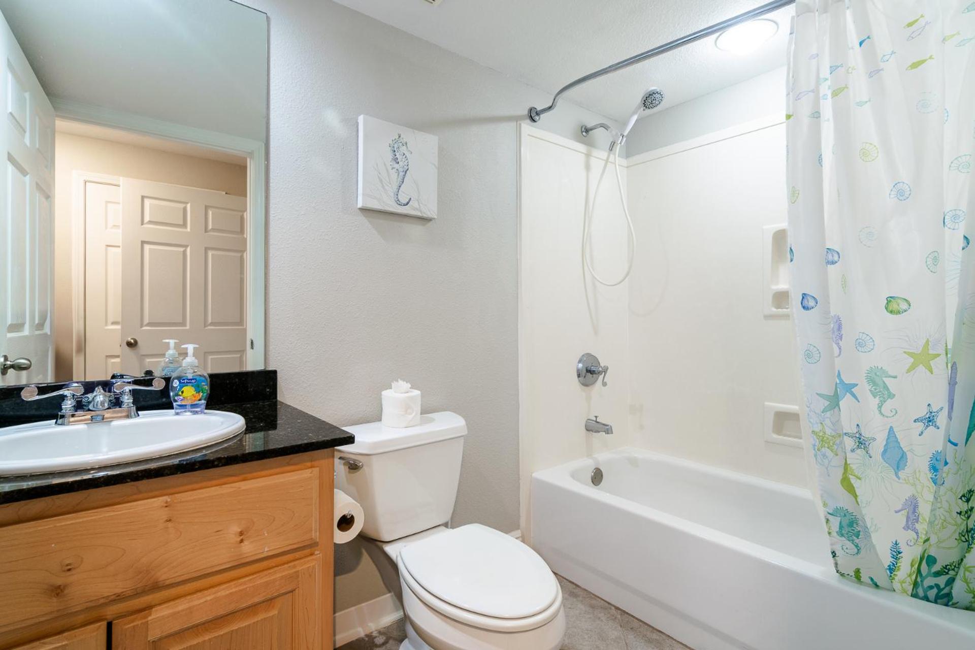 Cozy 2 bed 2 bath condo at the beachside Ocean Club Villas