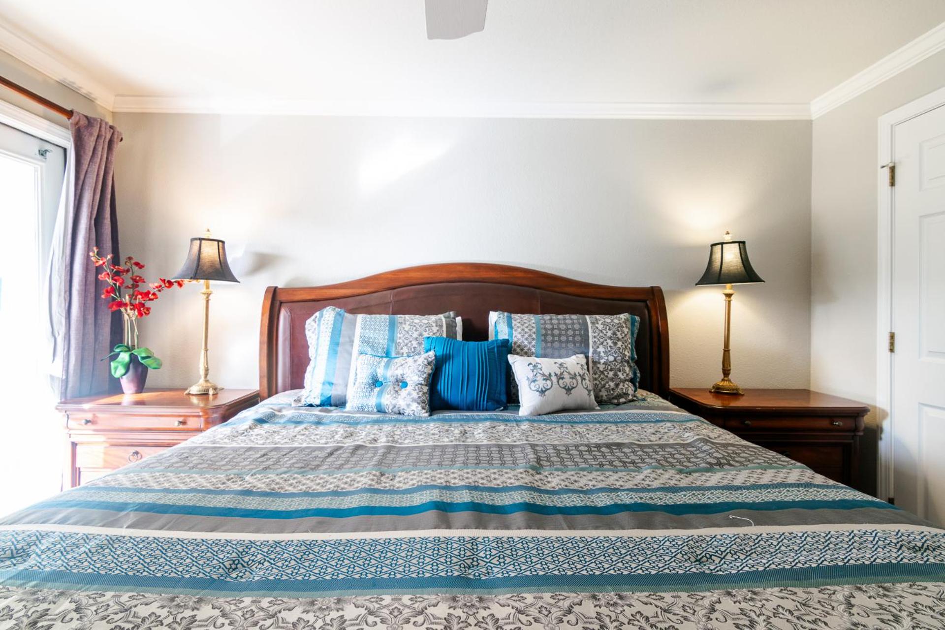 Cozy 2 bed 2 bath condo at the beachside Ocean Club Villas