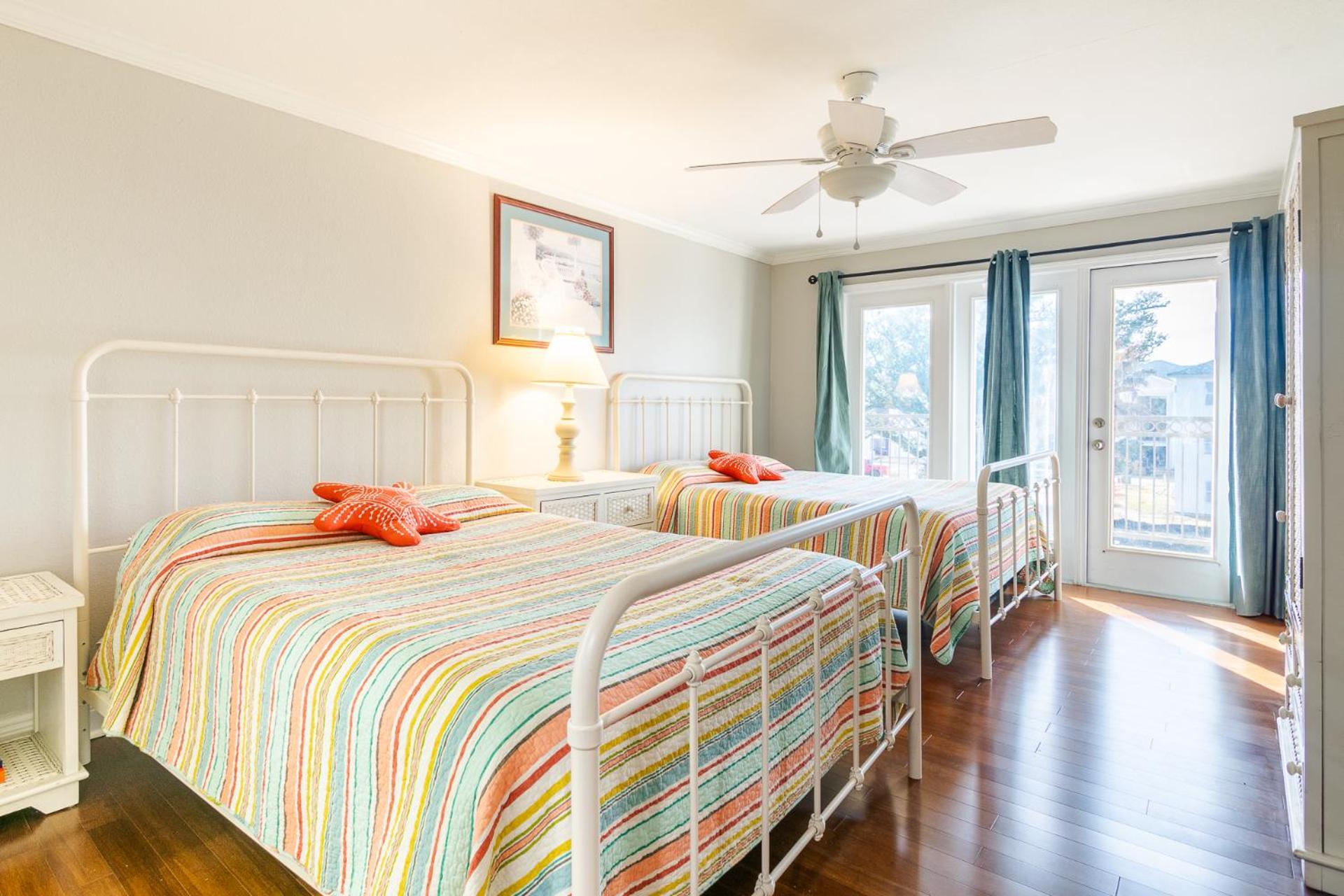 Cozy 2 bed 2 bath condo at the beachside Ocean Club Villas
