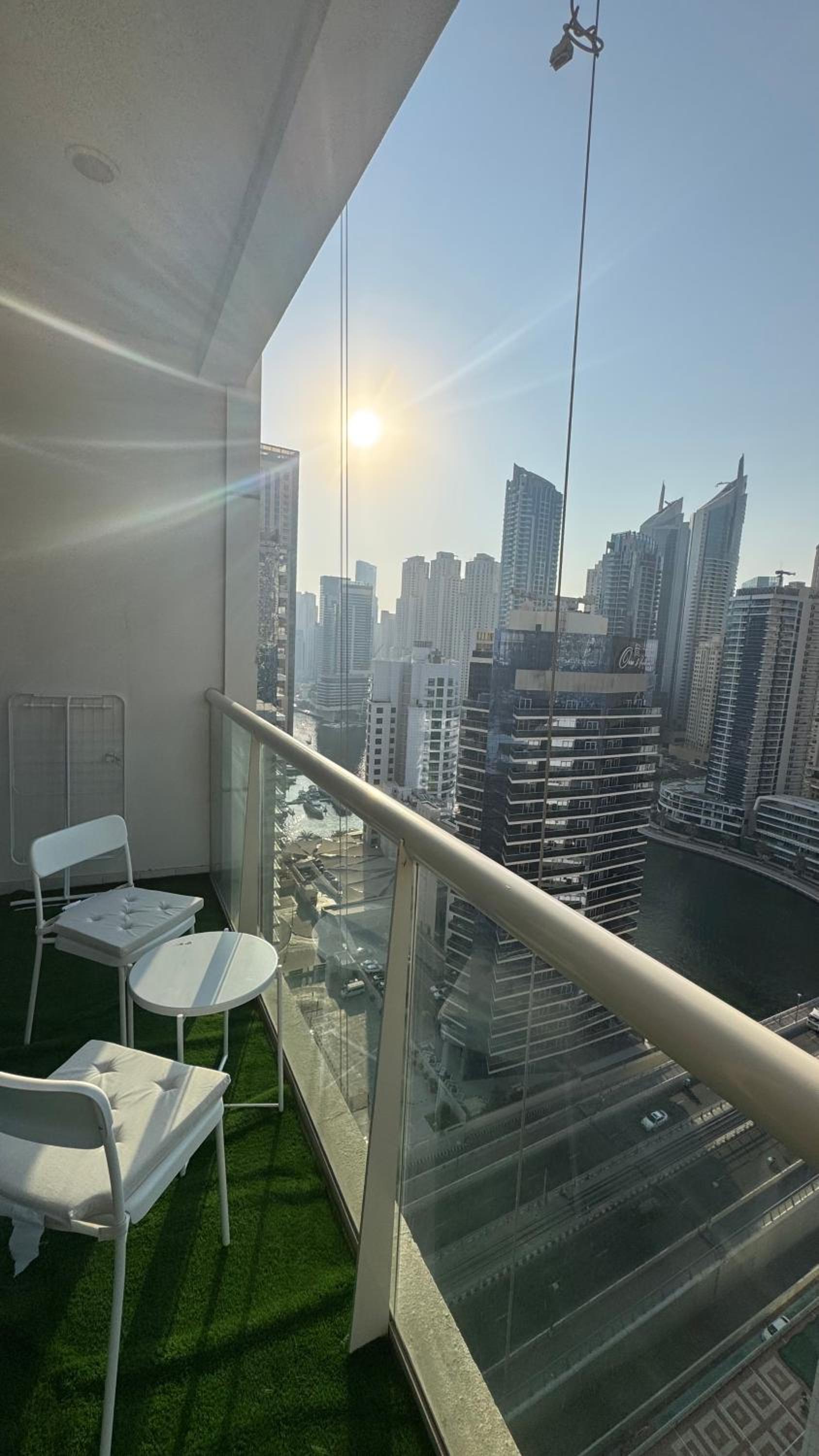 Stunning 2bd marina views prime location high floor