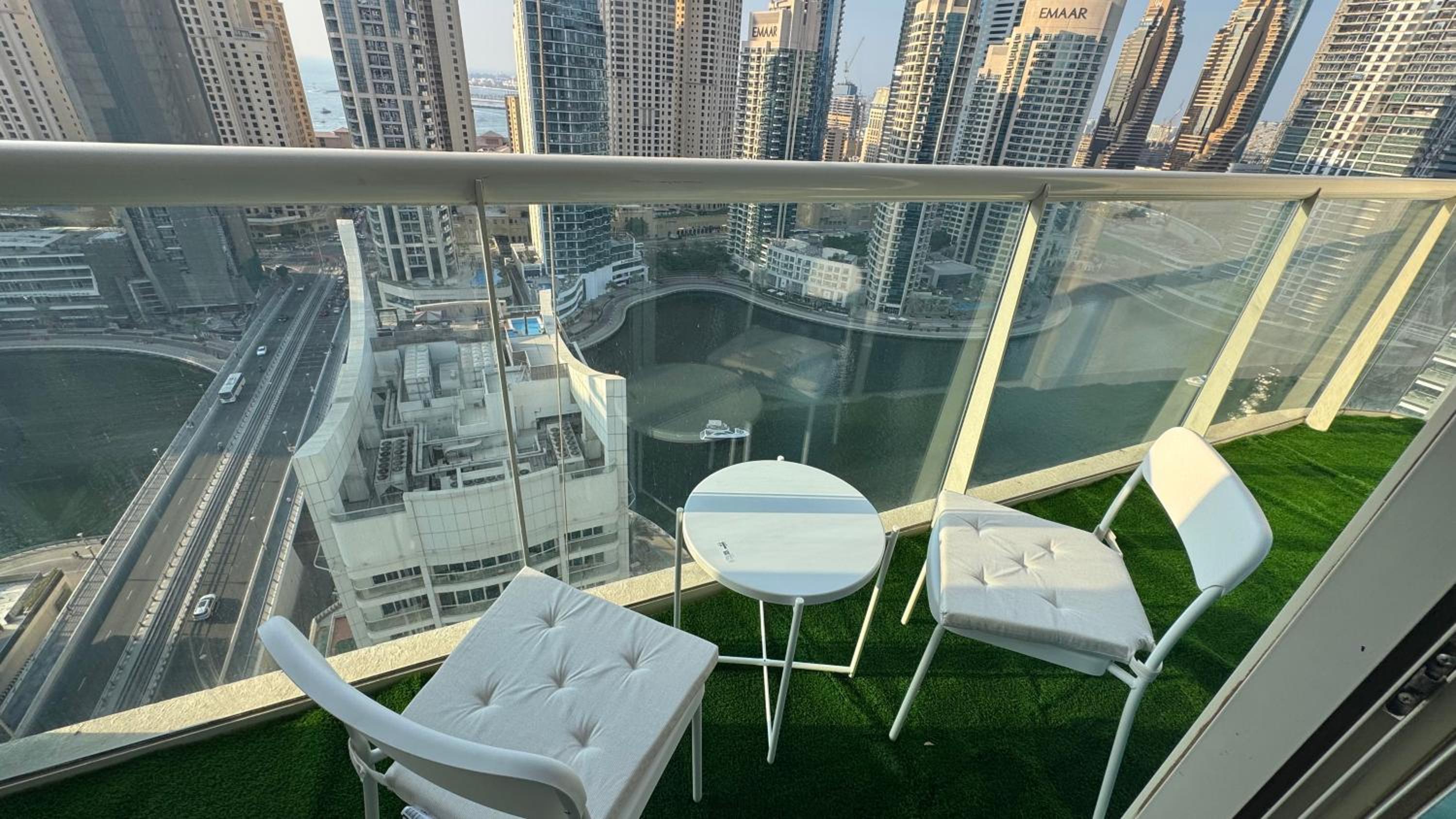 Stunning 2bd marina views prime location high floor