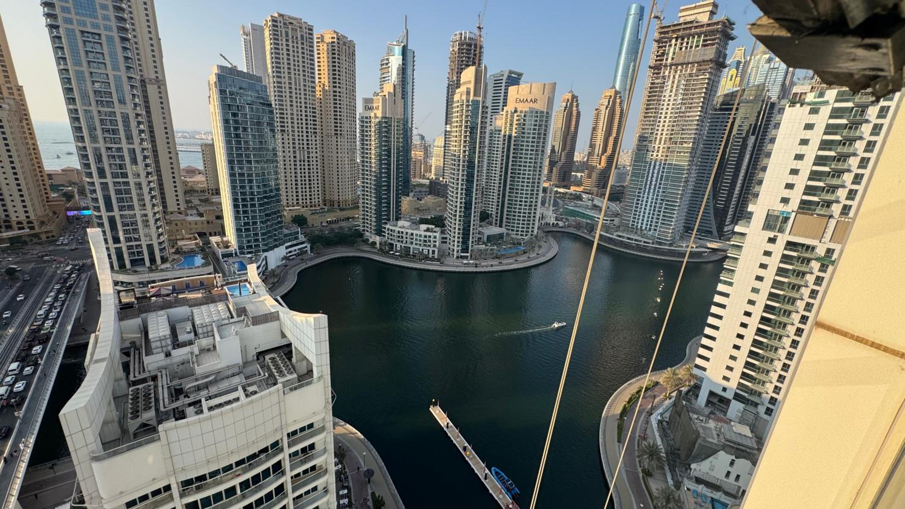 Stunning 2bd marina views prime location high floor