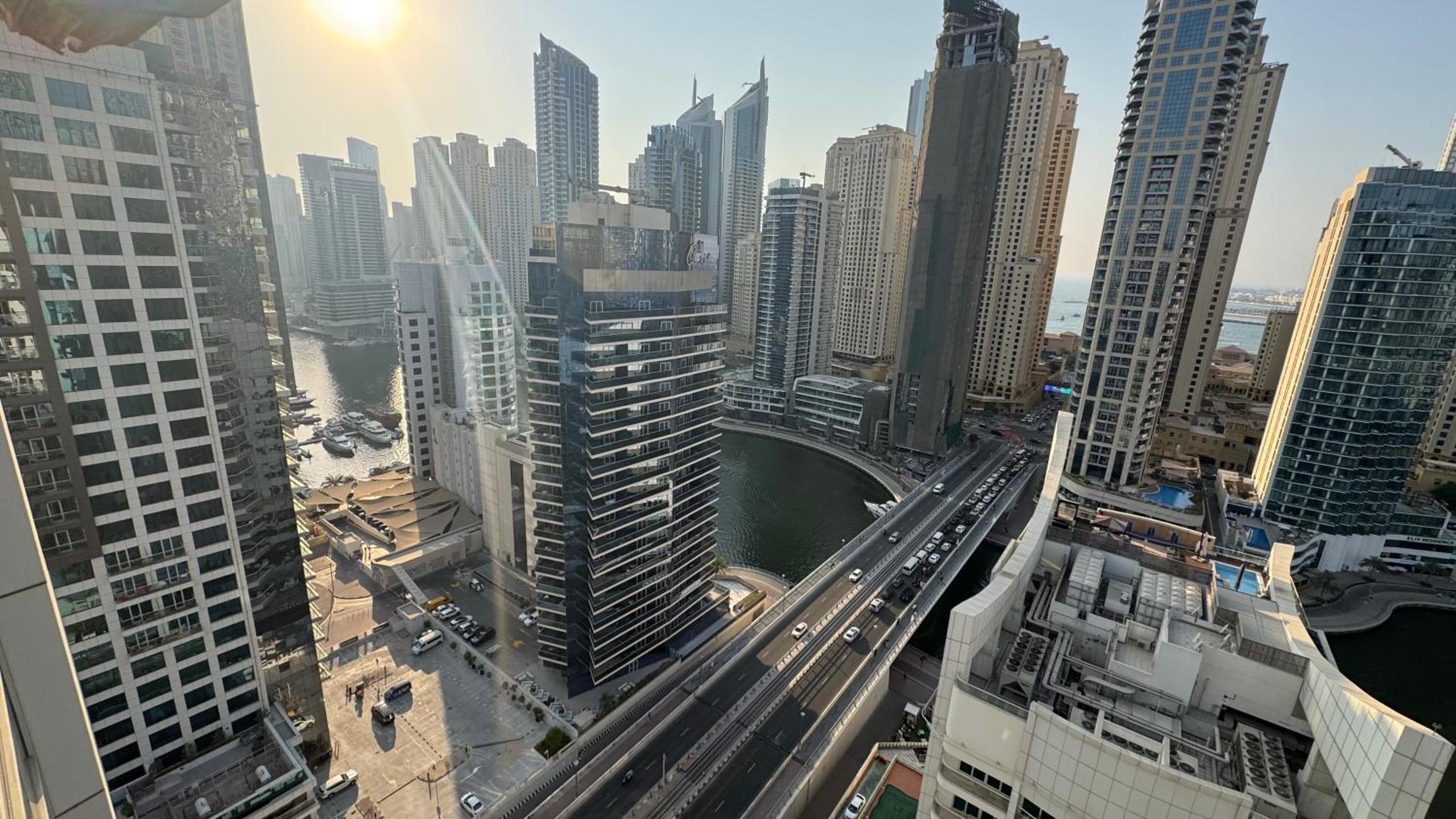 Stunning 2bd marina views prime location high floor