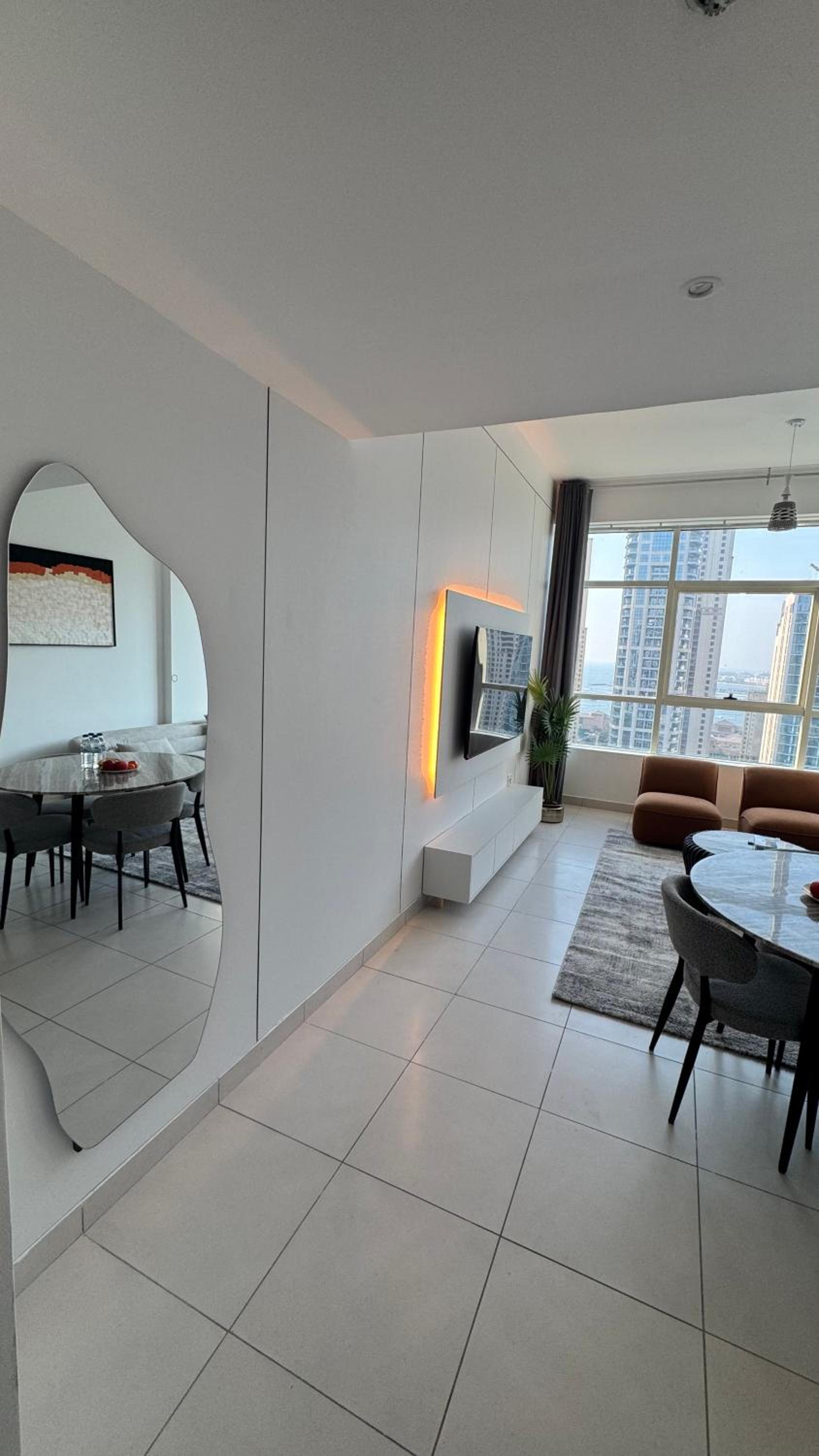 Stunning 2bd marina views prime location high floor