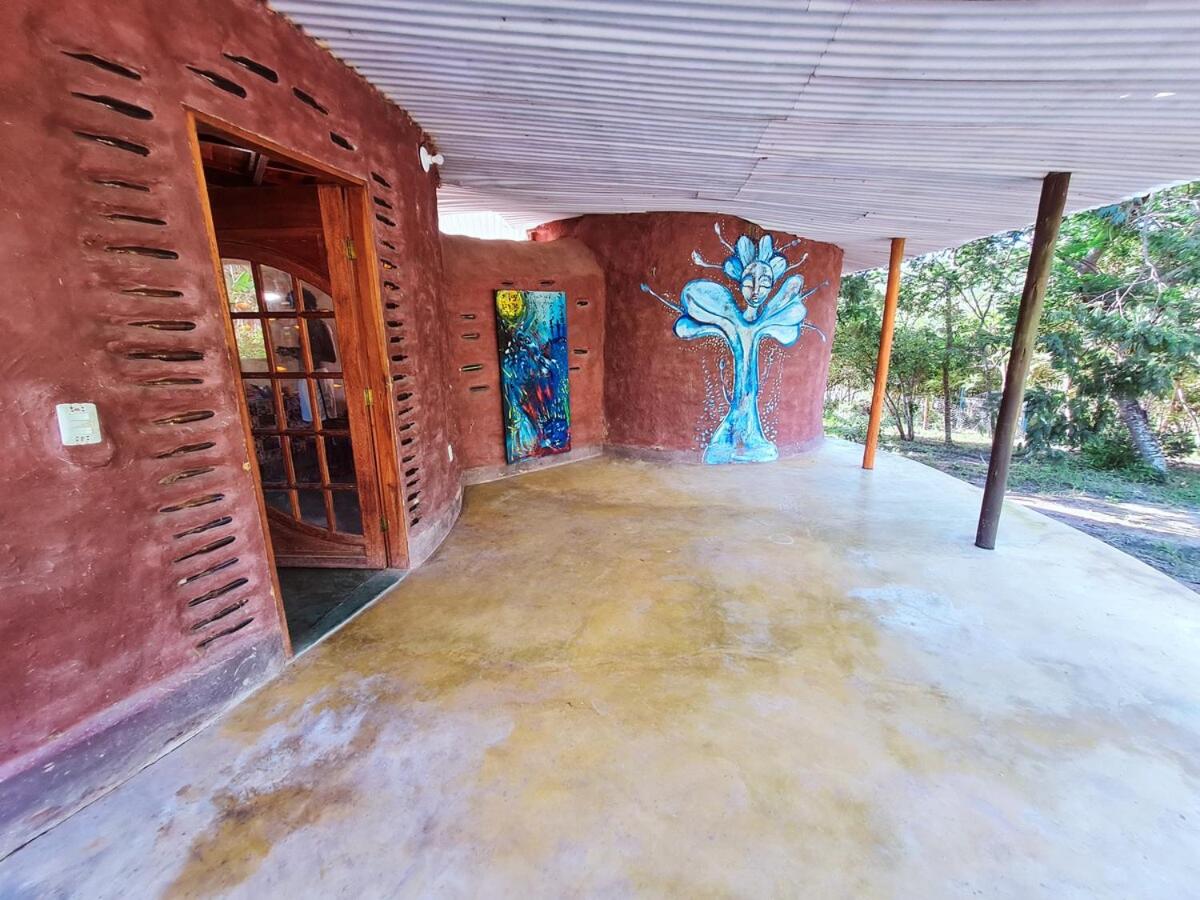 Ananda Matha - Casa dos Deus