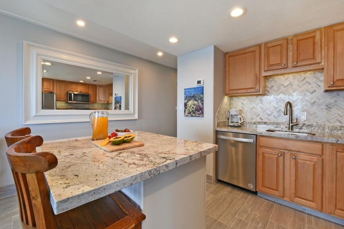Maui Kai 601 · MK 601 Remodeled Oceanfront Condo w AC Pool