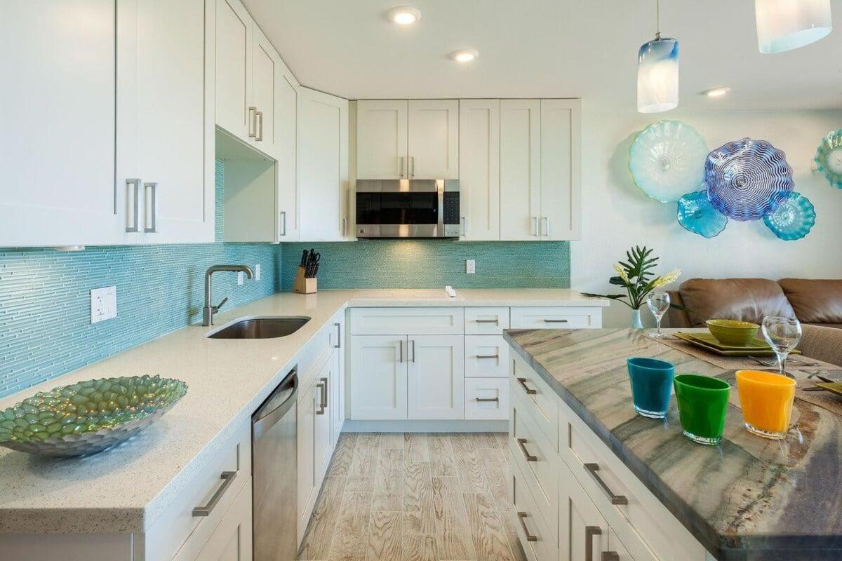 Hoyochi Nikko 105 · HN 105 OceanFront 1BD w Lanai AC Steps from