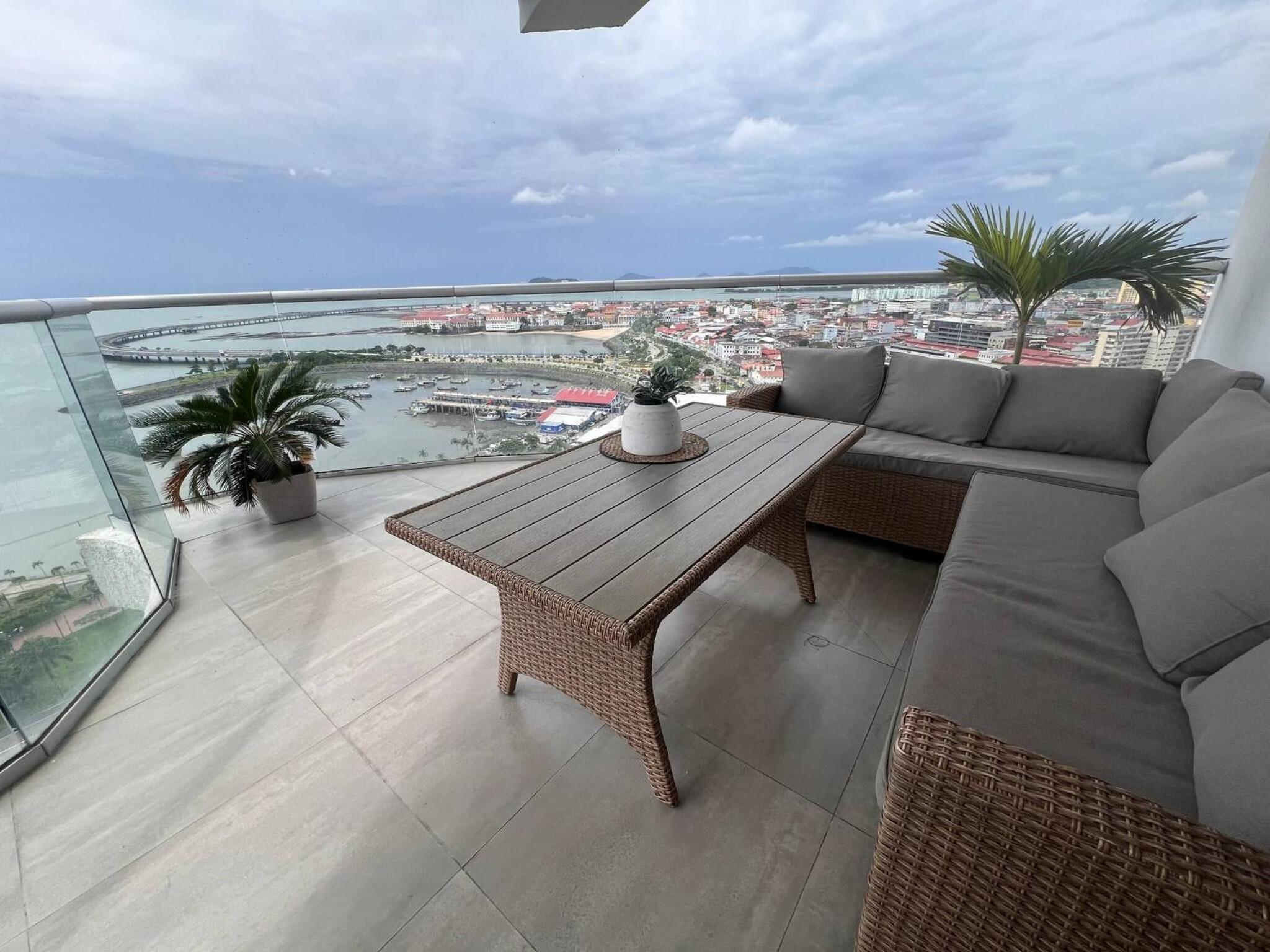 Balboa Avenue Sky Suites
