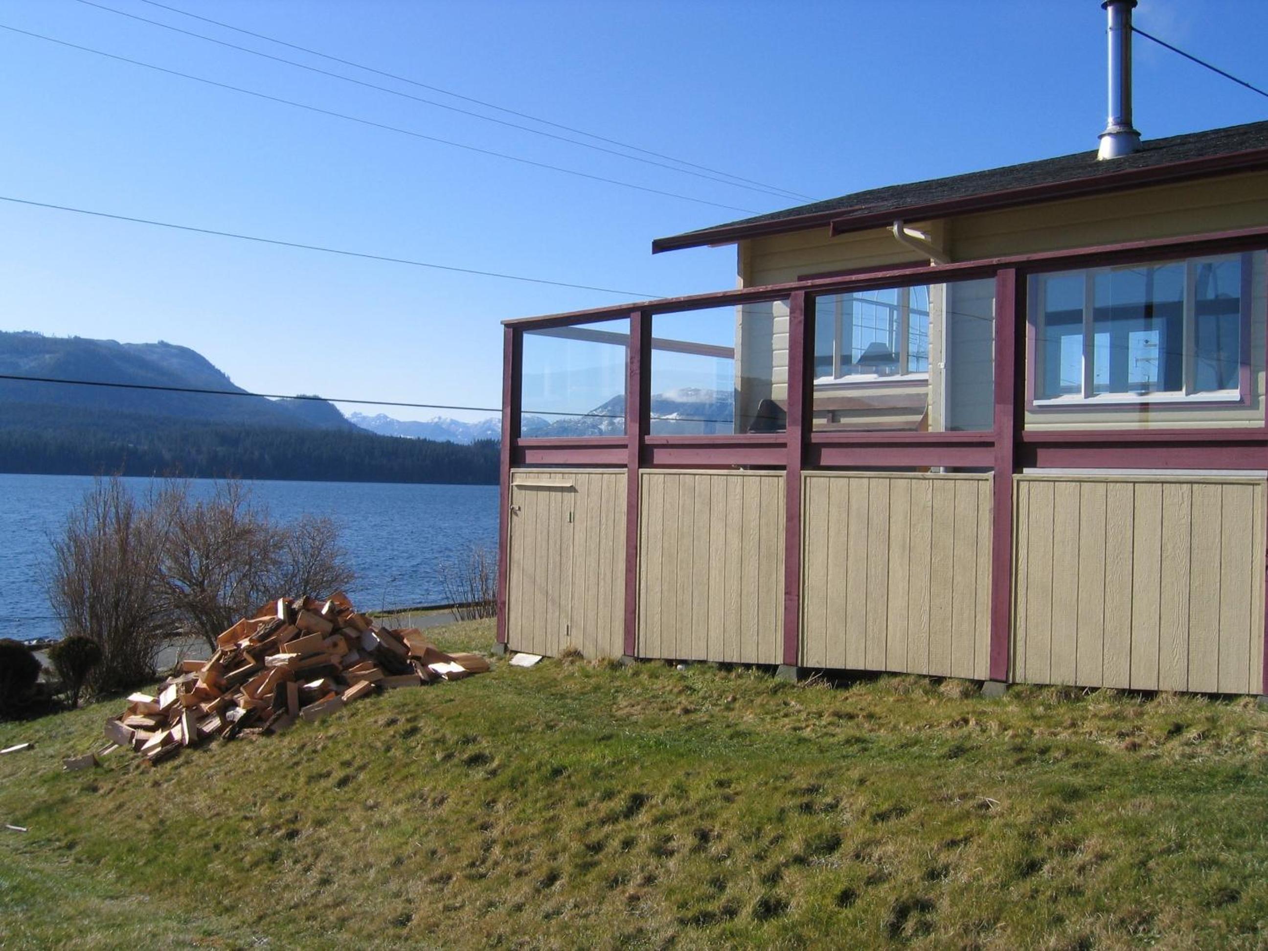 Alert Bay Lodge