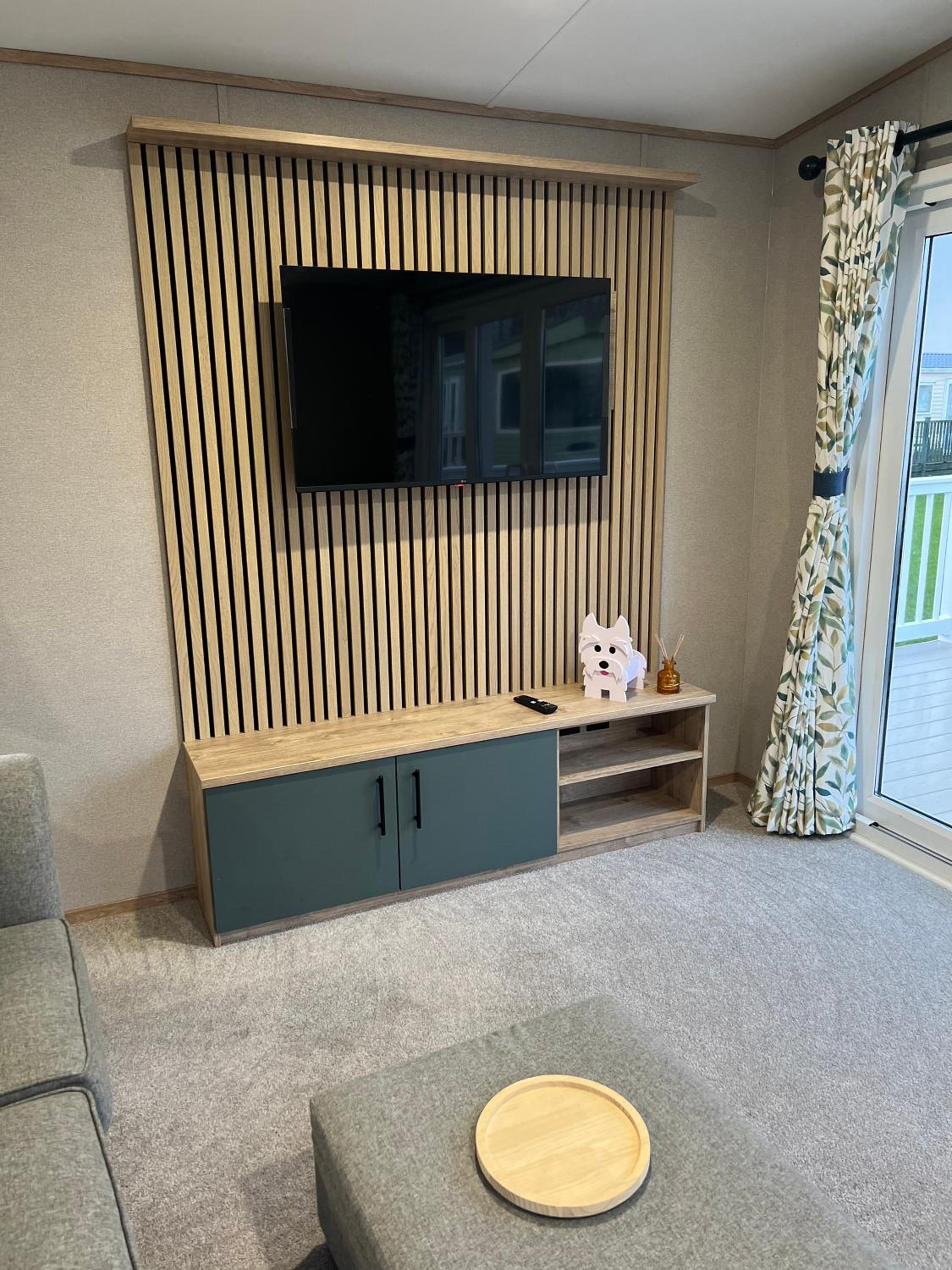 Modern Caravan 2025 with Decking