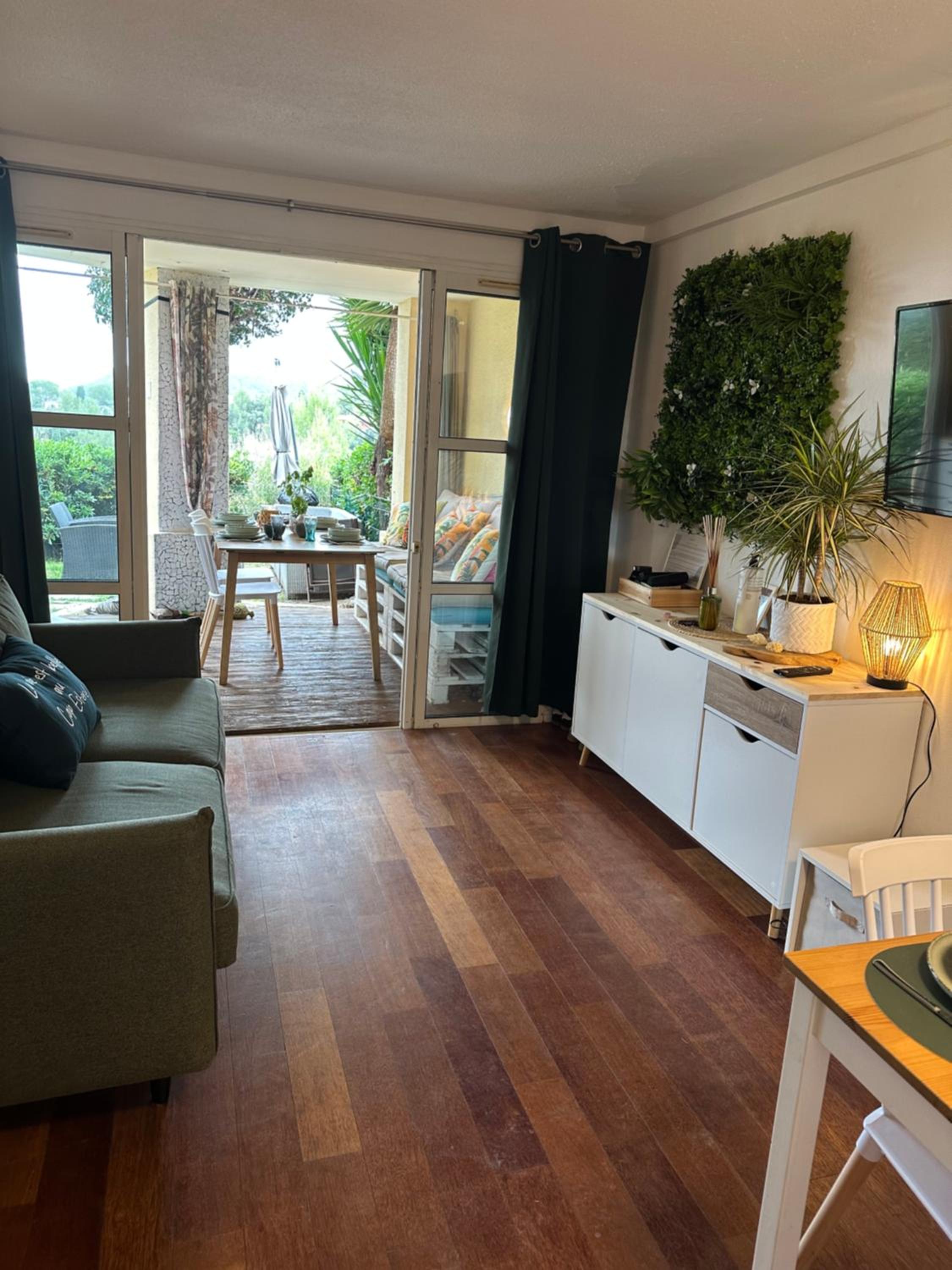 CAP ESTÉREL Famille - Multisports- Appartement 4 personnes en Rez de Jardin - vue Mer -Terrasse -Parking -