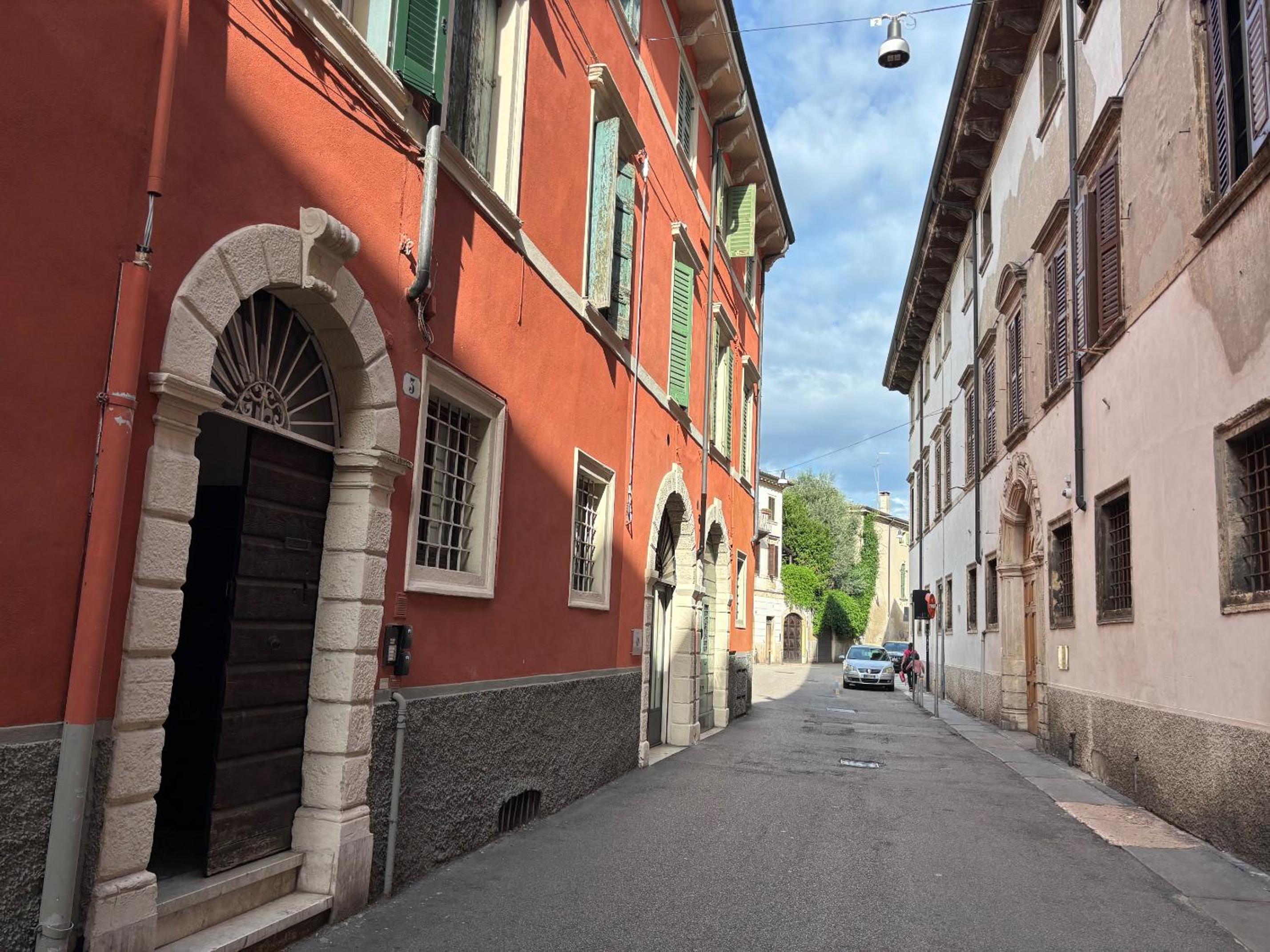 Dimora Castelvecchio ai Salvi - Soggiorno storico nel cuore di Verona con parcheggi su richiesta