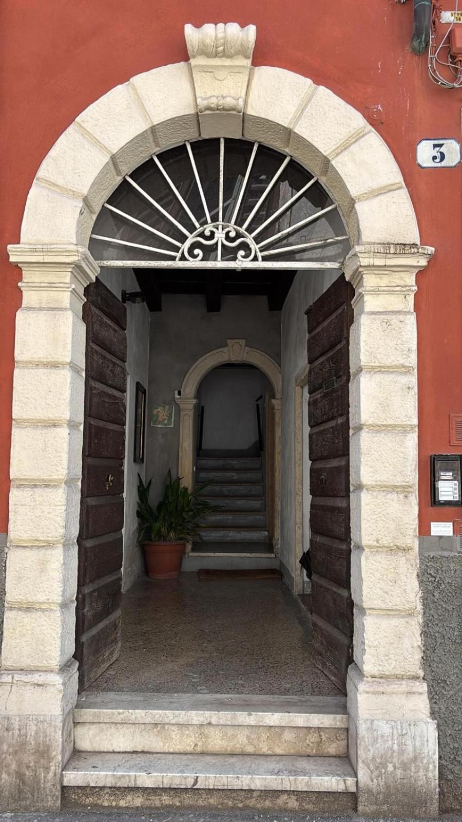 Dimora Castelvecchio ai Salvi - Soggiorno storico nel cuore di Verona con parcheggi su richiesta