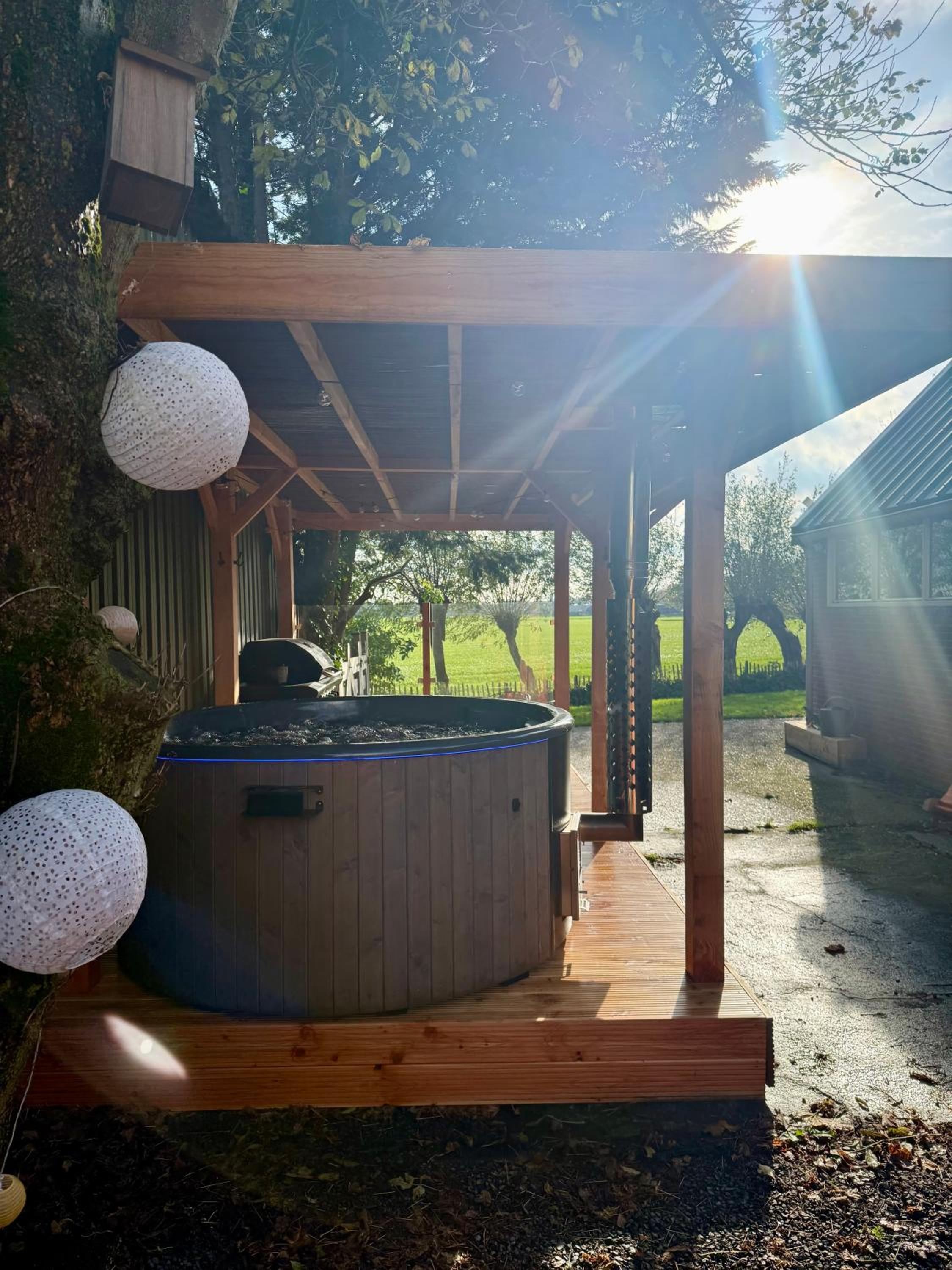Holiday Home de Binnengouw incl Hottub