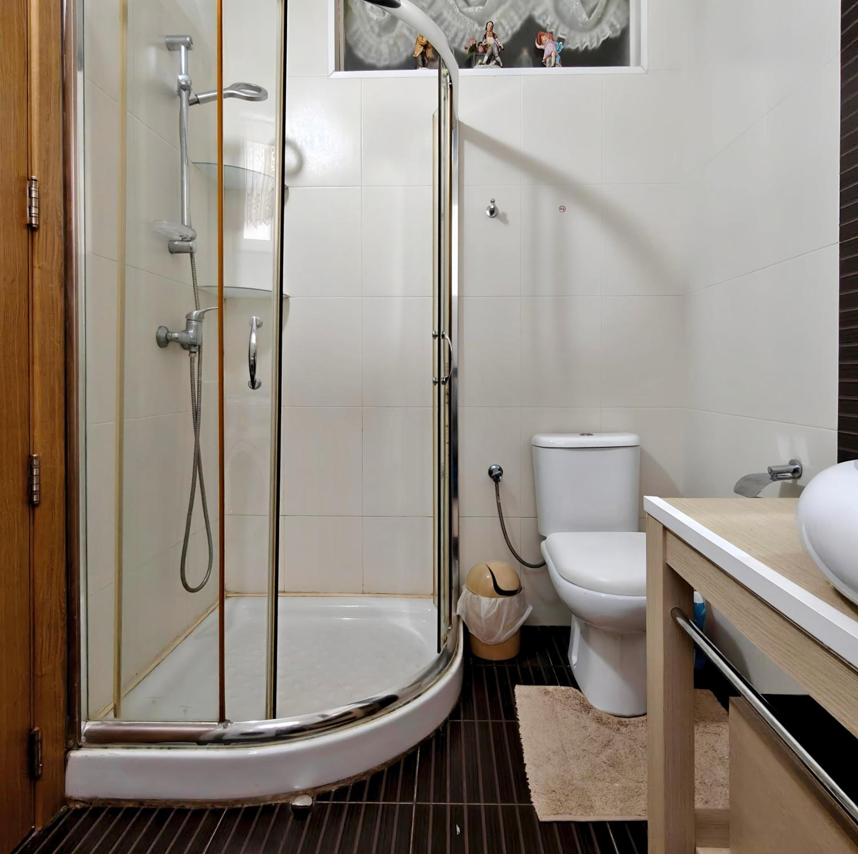 Private Guest Suite - Villa with Pool