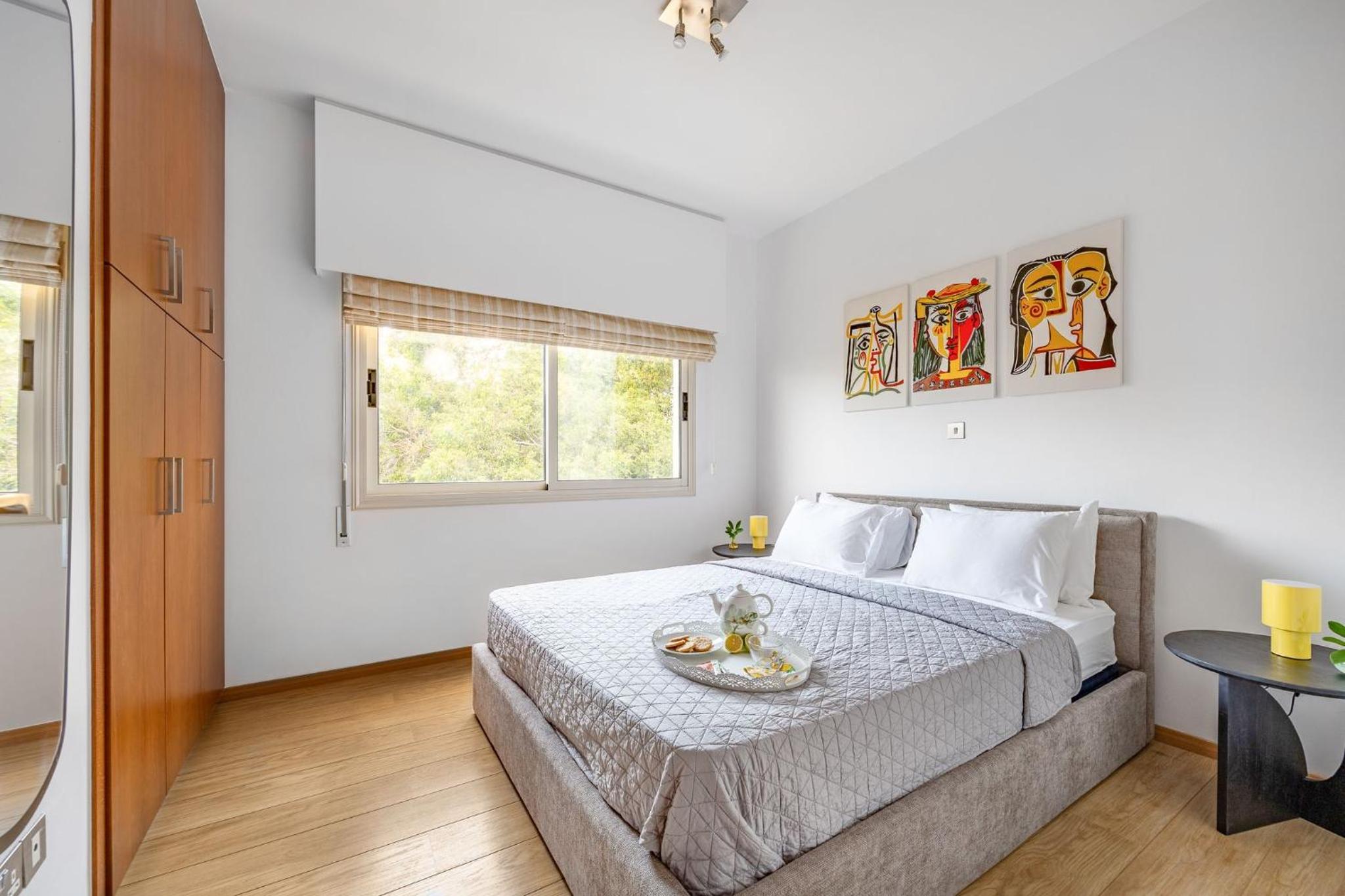 Lena Court - Spacious 3bdr, City Views