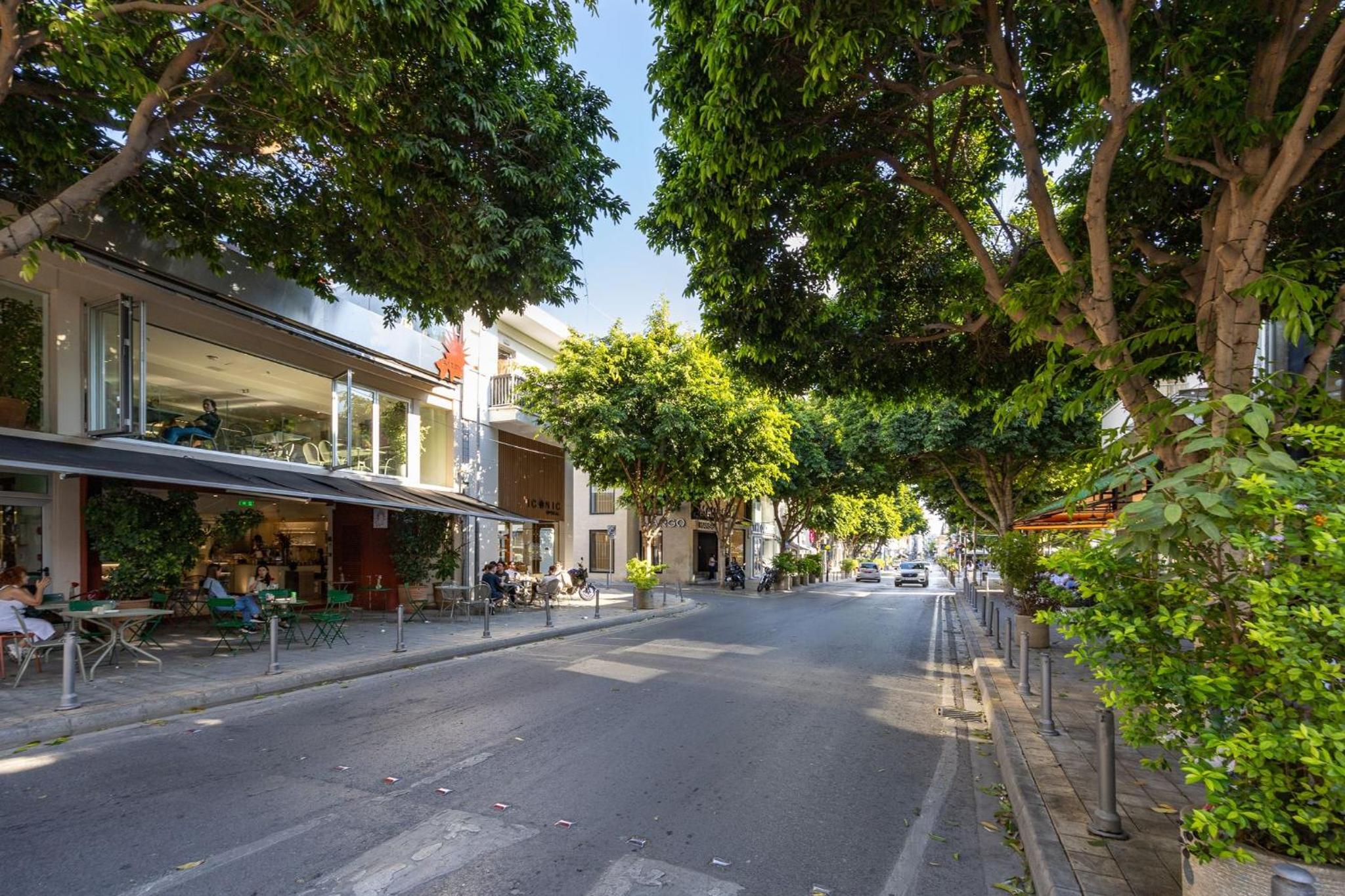 Lena Court - Spacious 3bdr, City Views