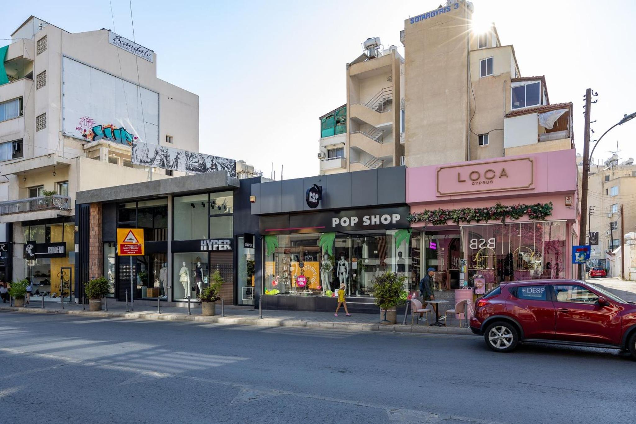 Lena Court - Spacious 3bdr, City Views