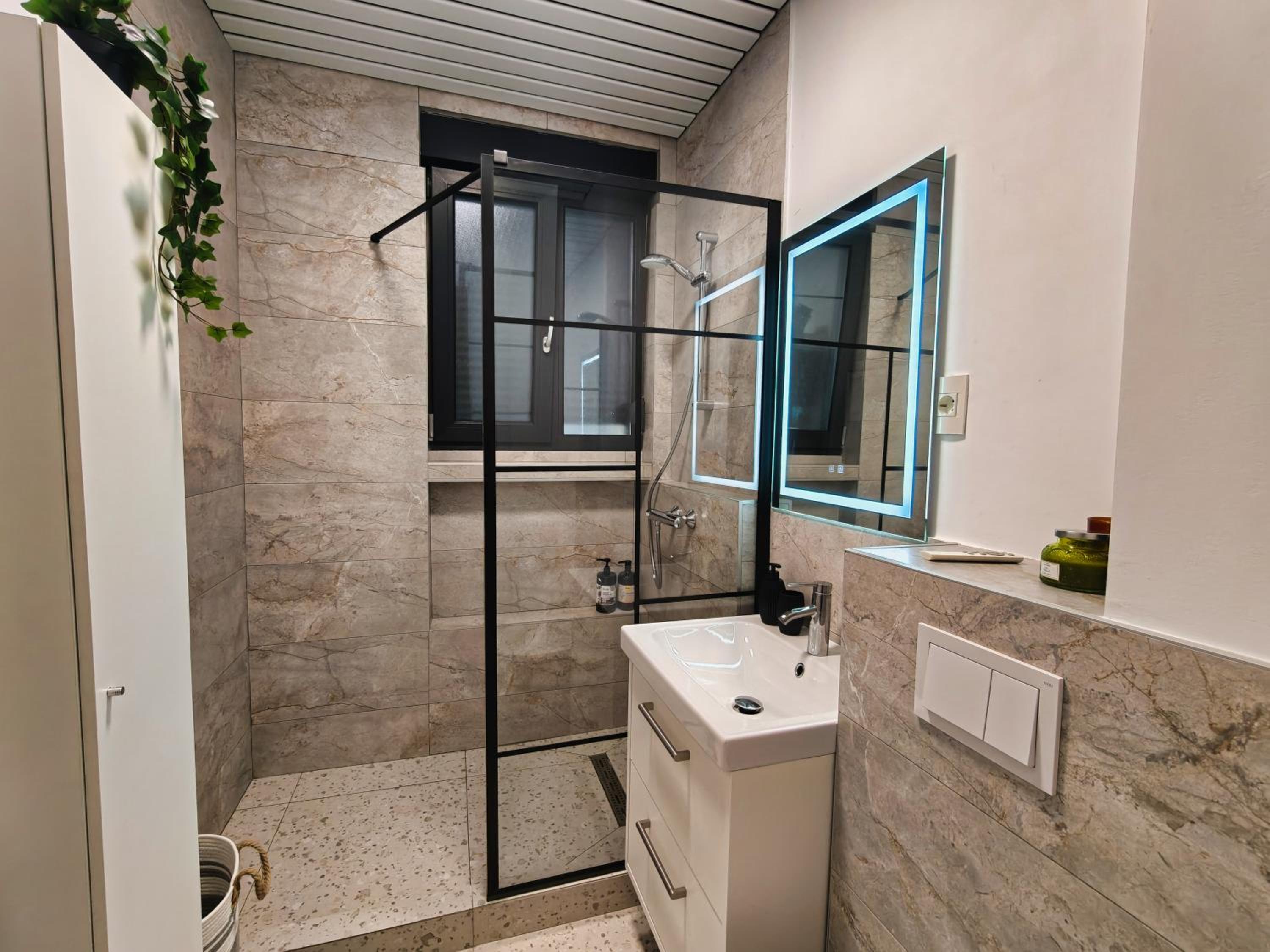 Romana Luxury Design Suites - City Center by Pumo Properties