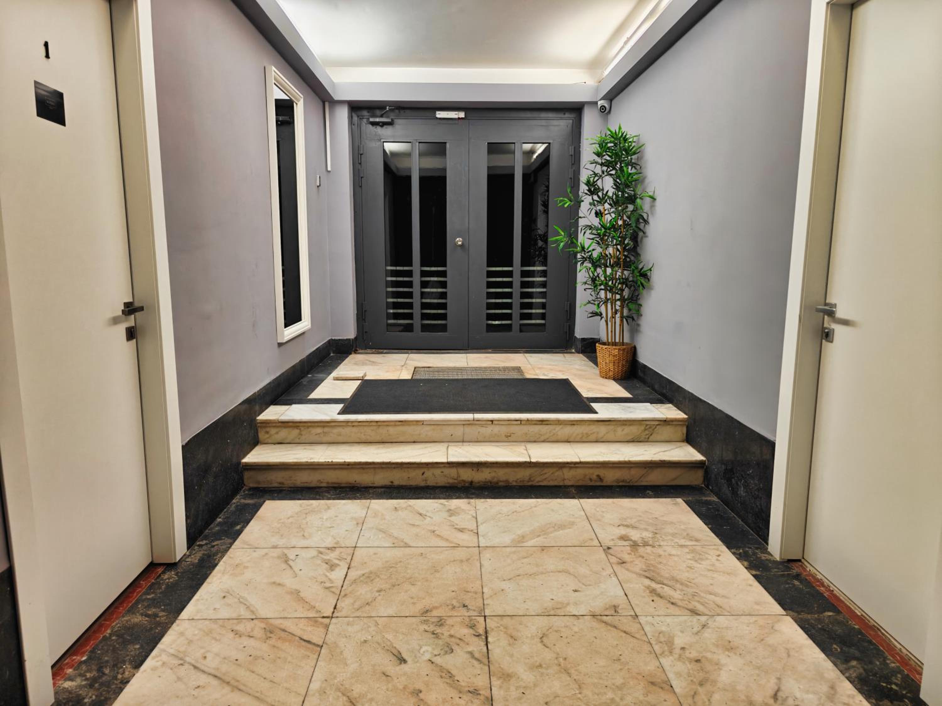 Romana Luxury Design Suites - City Center by Pumo Properties