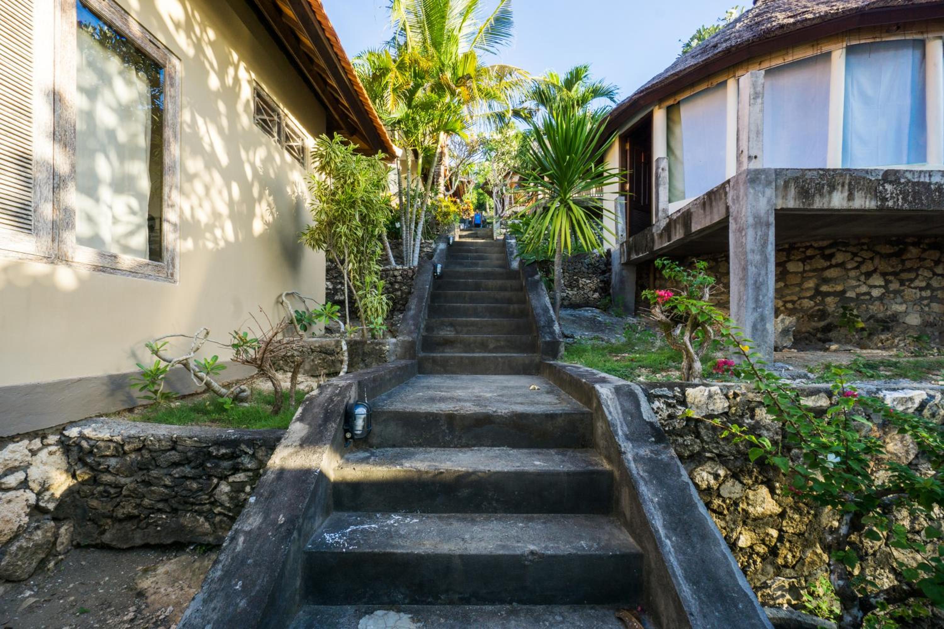 Ware Ware Surf Bungalow Lembongan