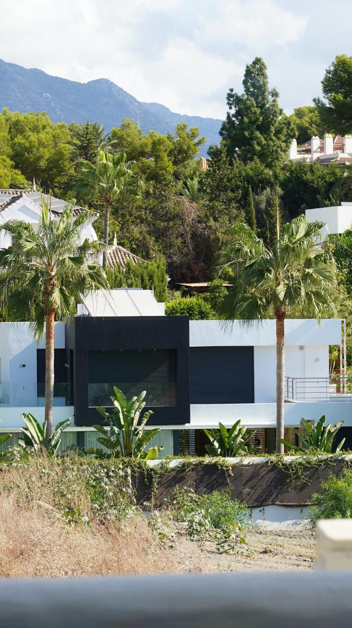 Banús Walk Apartment