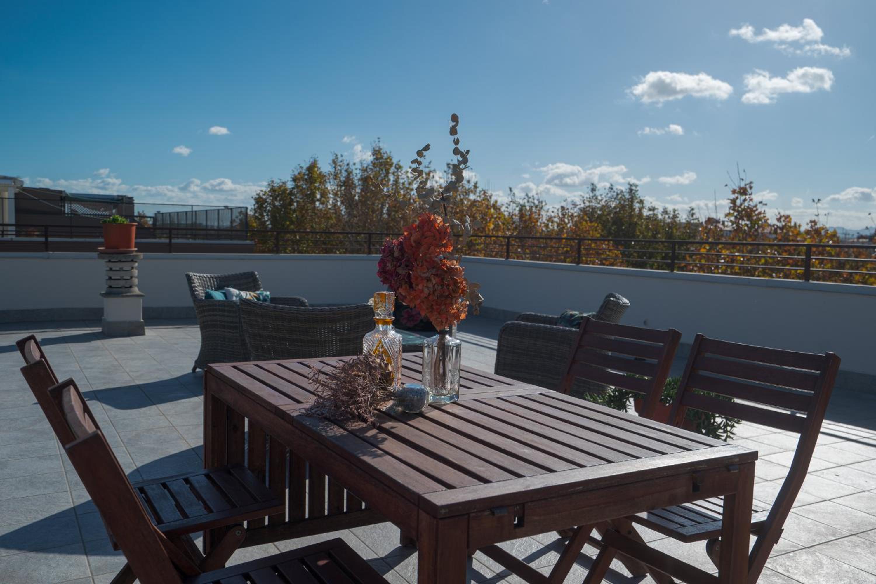 Essenza Suite Apartments