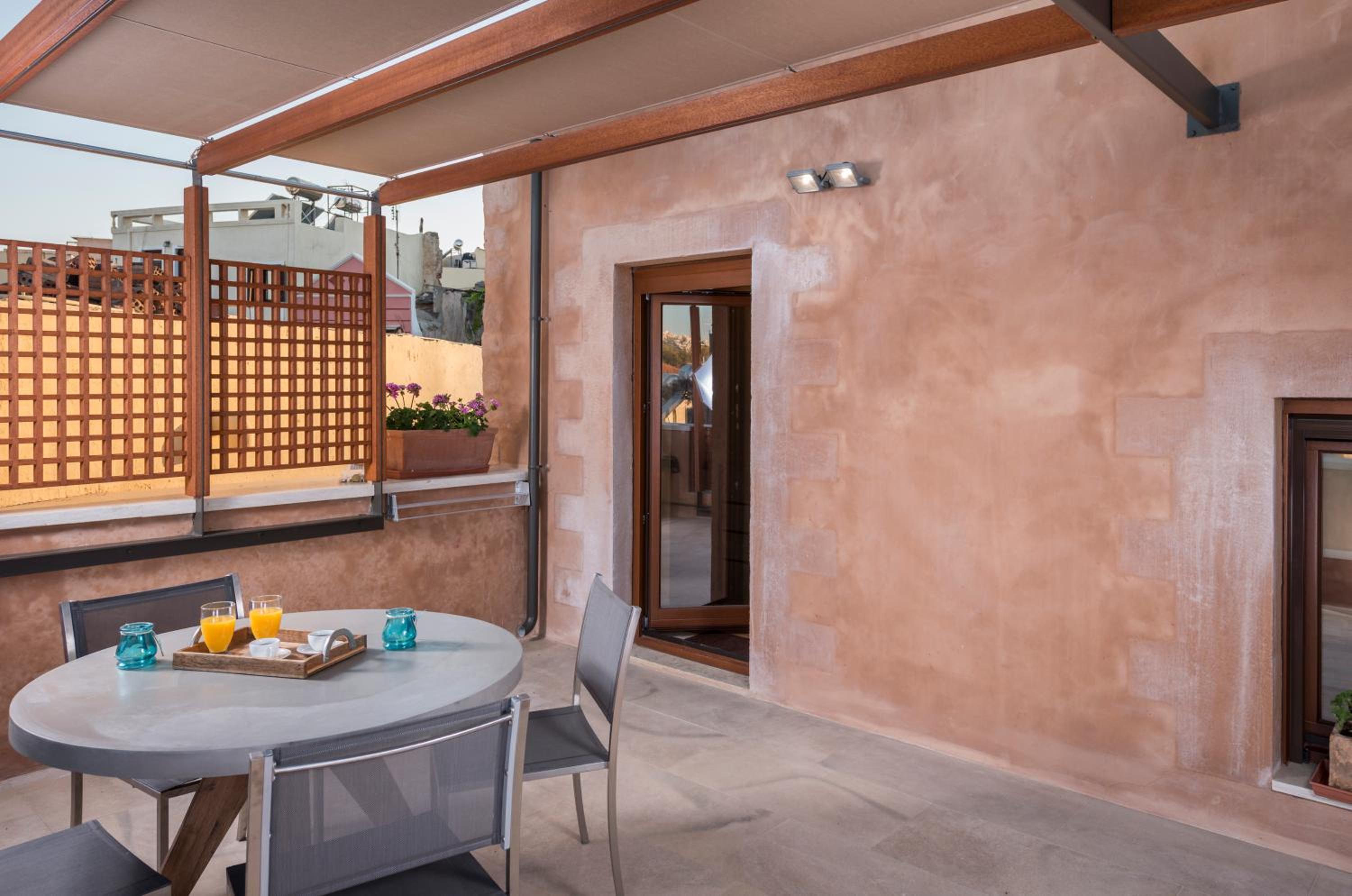 Neoria Houses